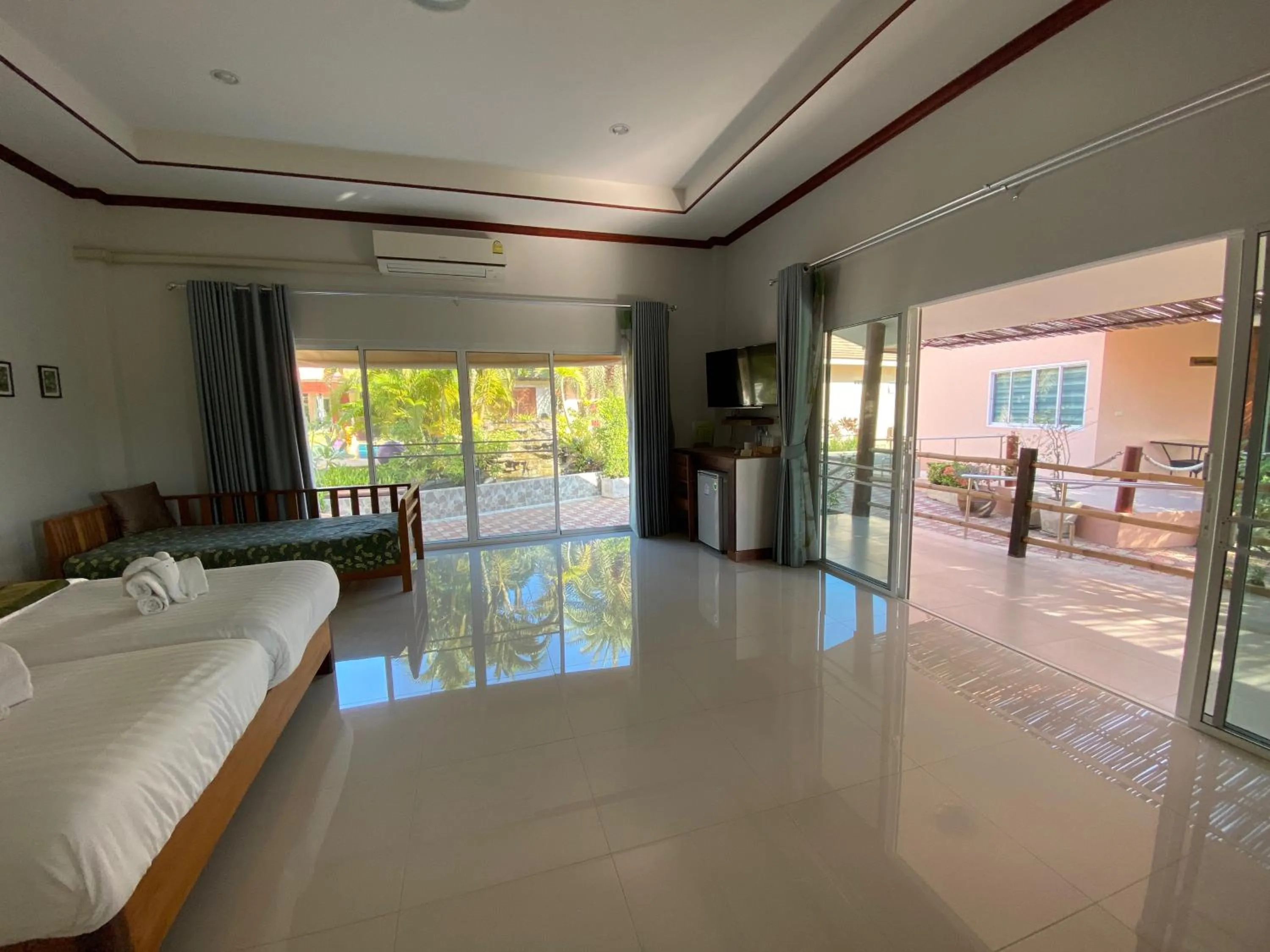 Photo of the whole room, Bed in Chang Noi Hua Hin Pranburi fully accessible barrierefrei resort