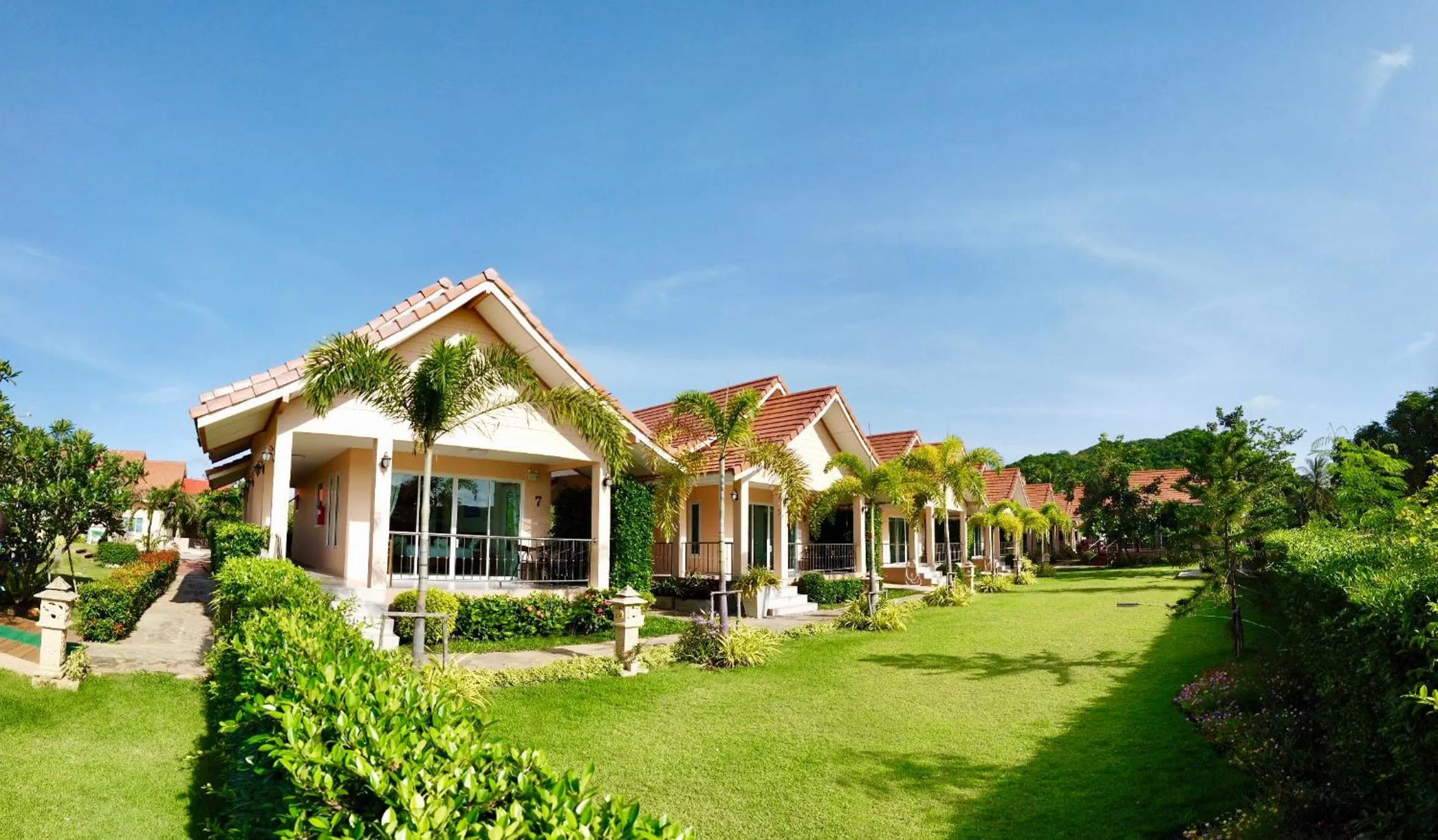 Property building in Chang Noi Hua Hin Pranburi fully accessible barrierefrei resort