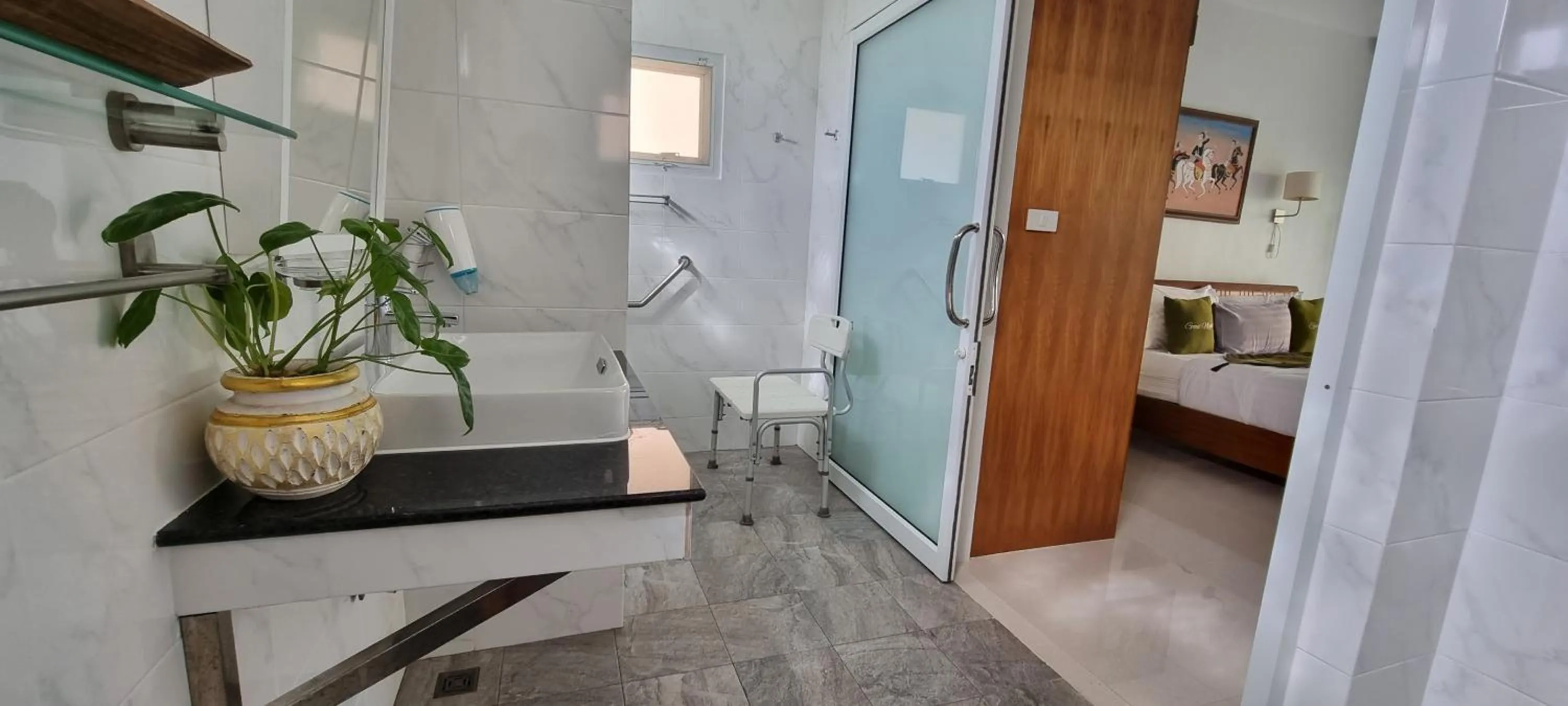 Bathroom in Chang Noi Hua Hin Pranburi fully accessible barrierefrei resort
