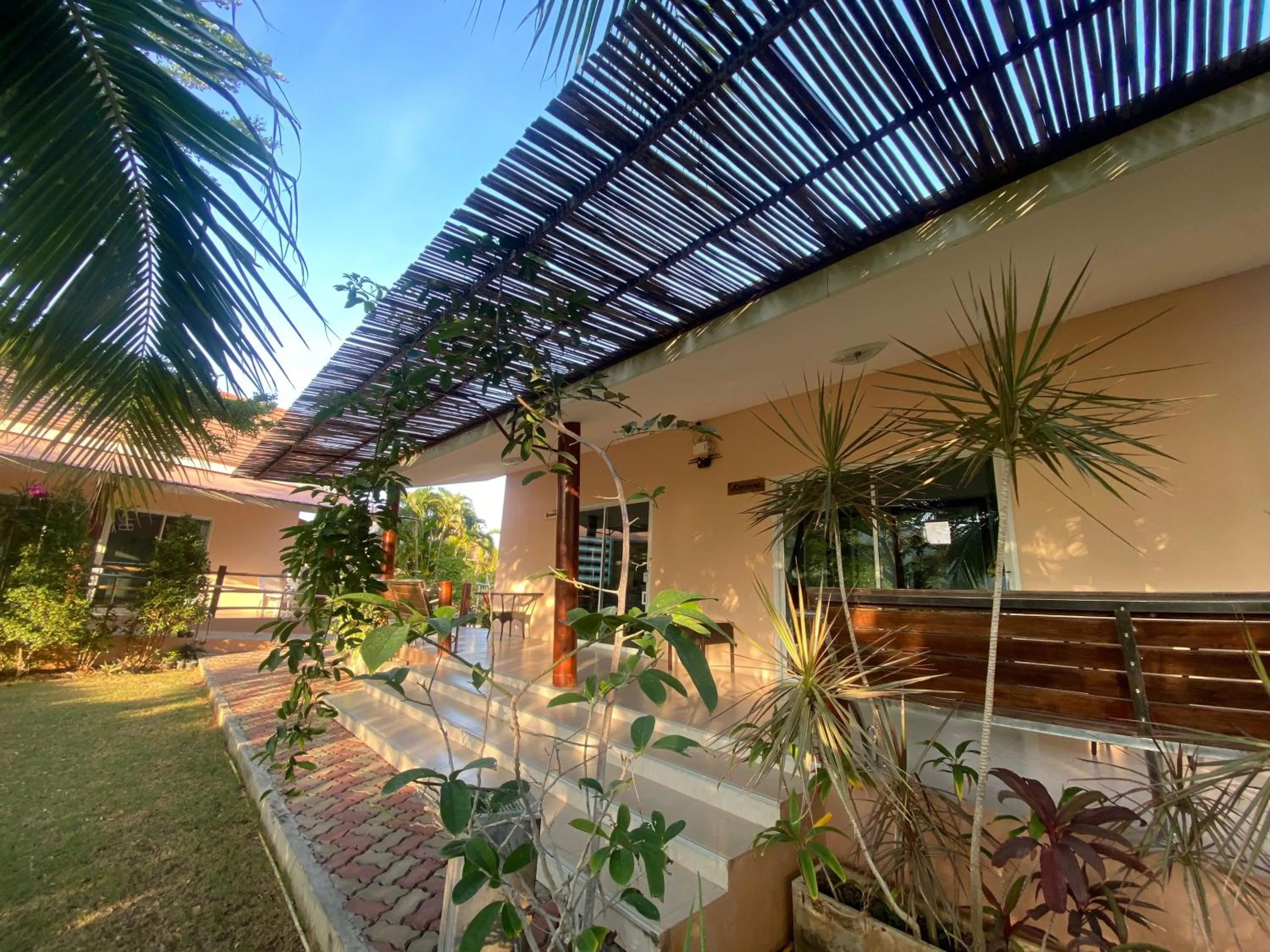 Patio in Chang Noi Hua Hin Pranburi fully accessible barrierefrei resort