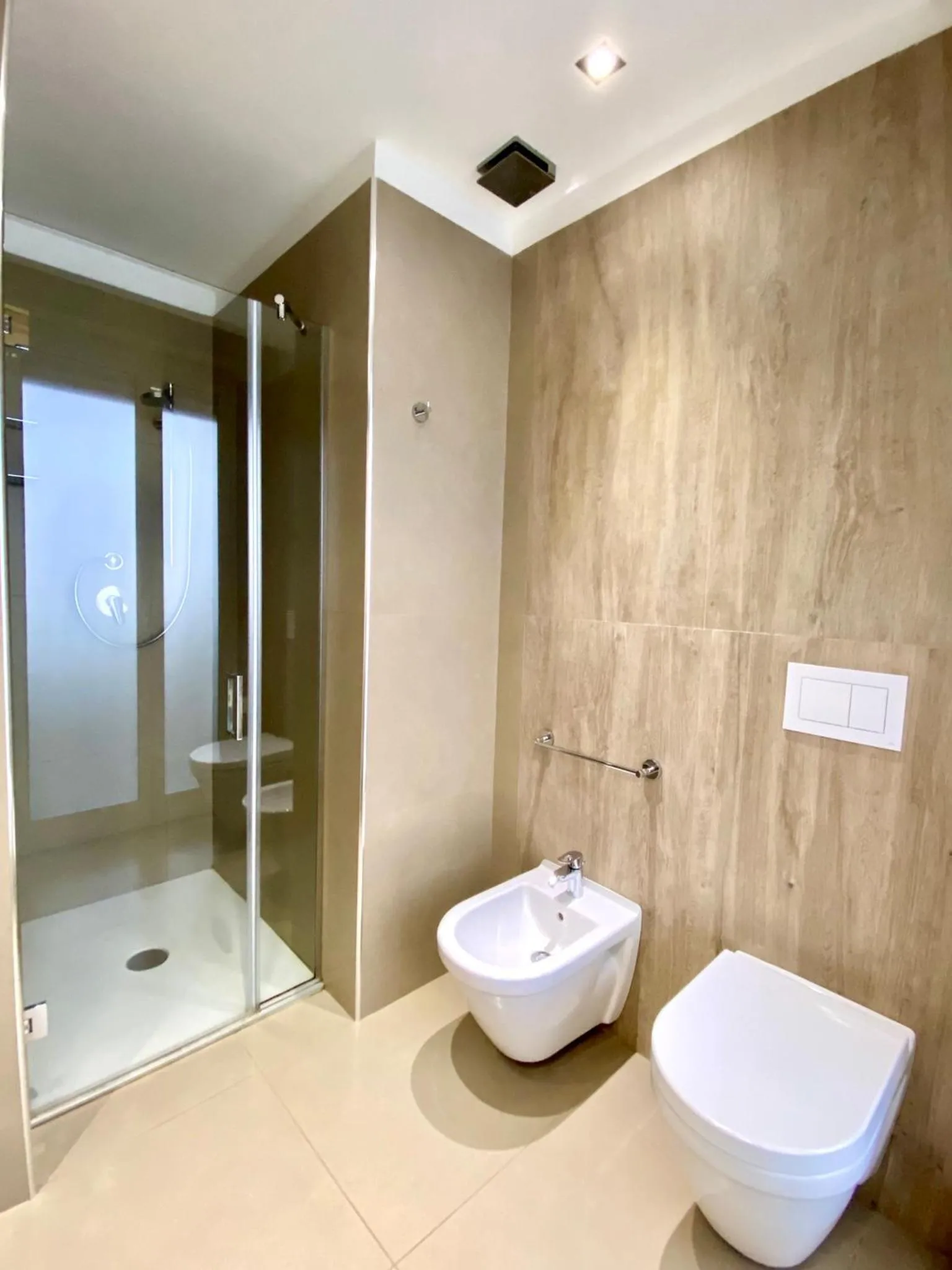 Shower in Ambasciatori B&B