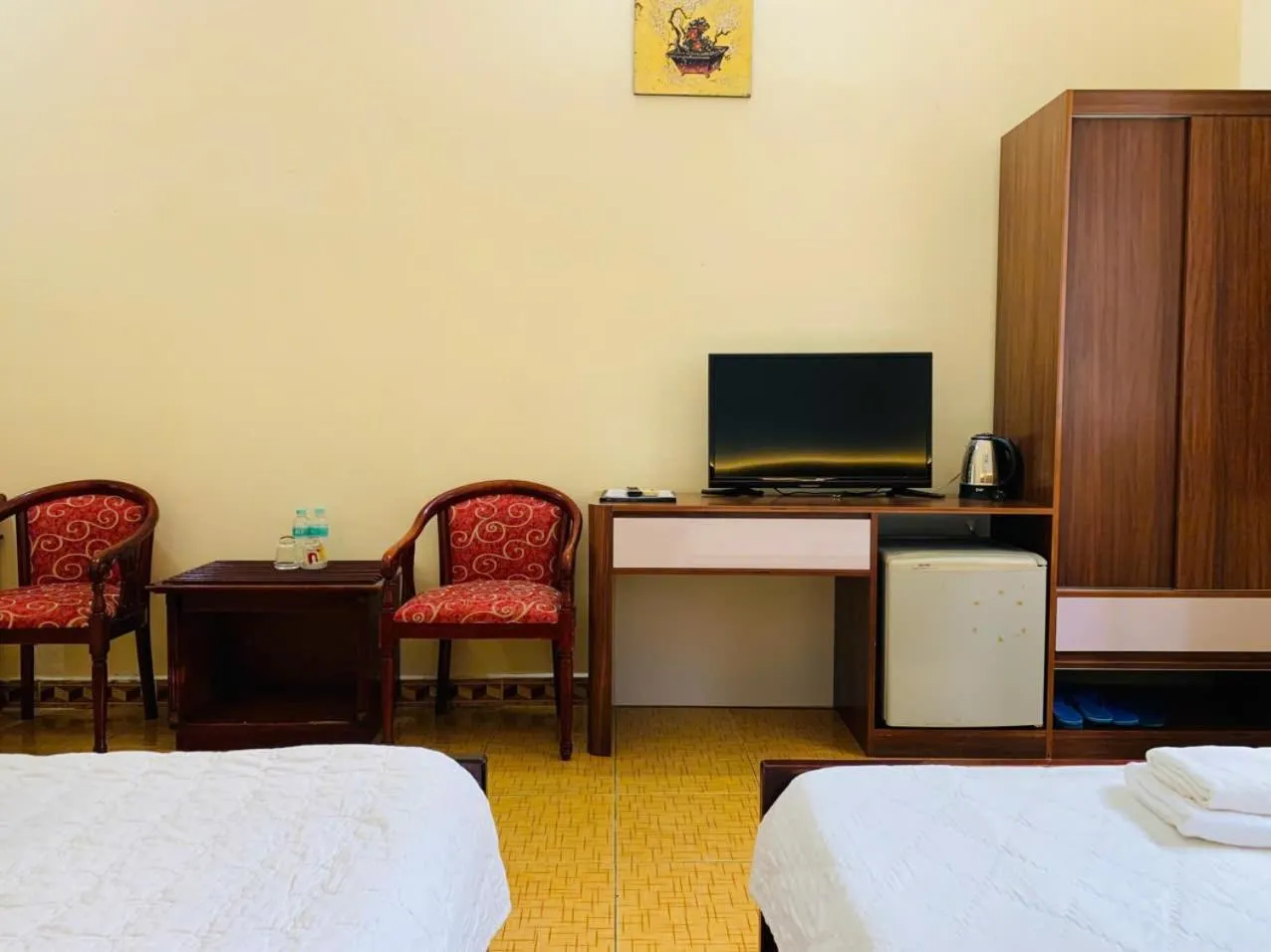 Seating area, Bed in Hoang Yen Hotel