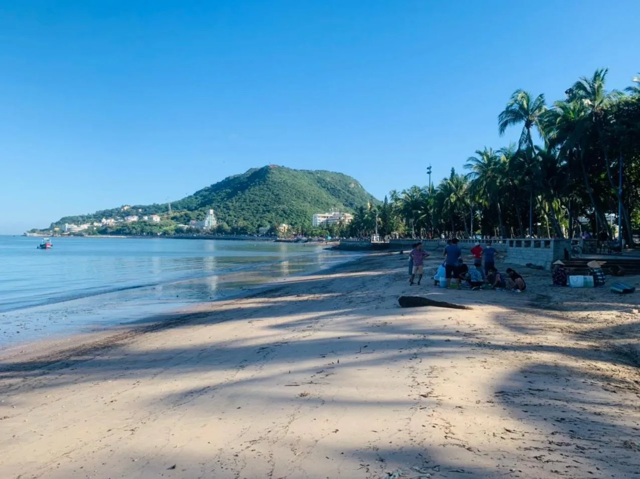 Beach in Hoang Yen Hotel