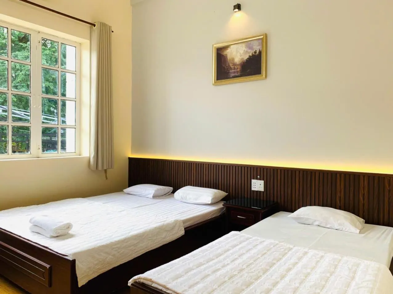 Bedroom, Bed in Hoang Yen Hotel