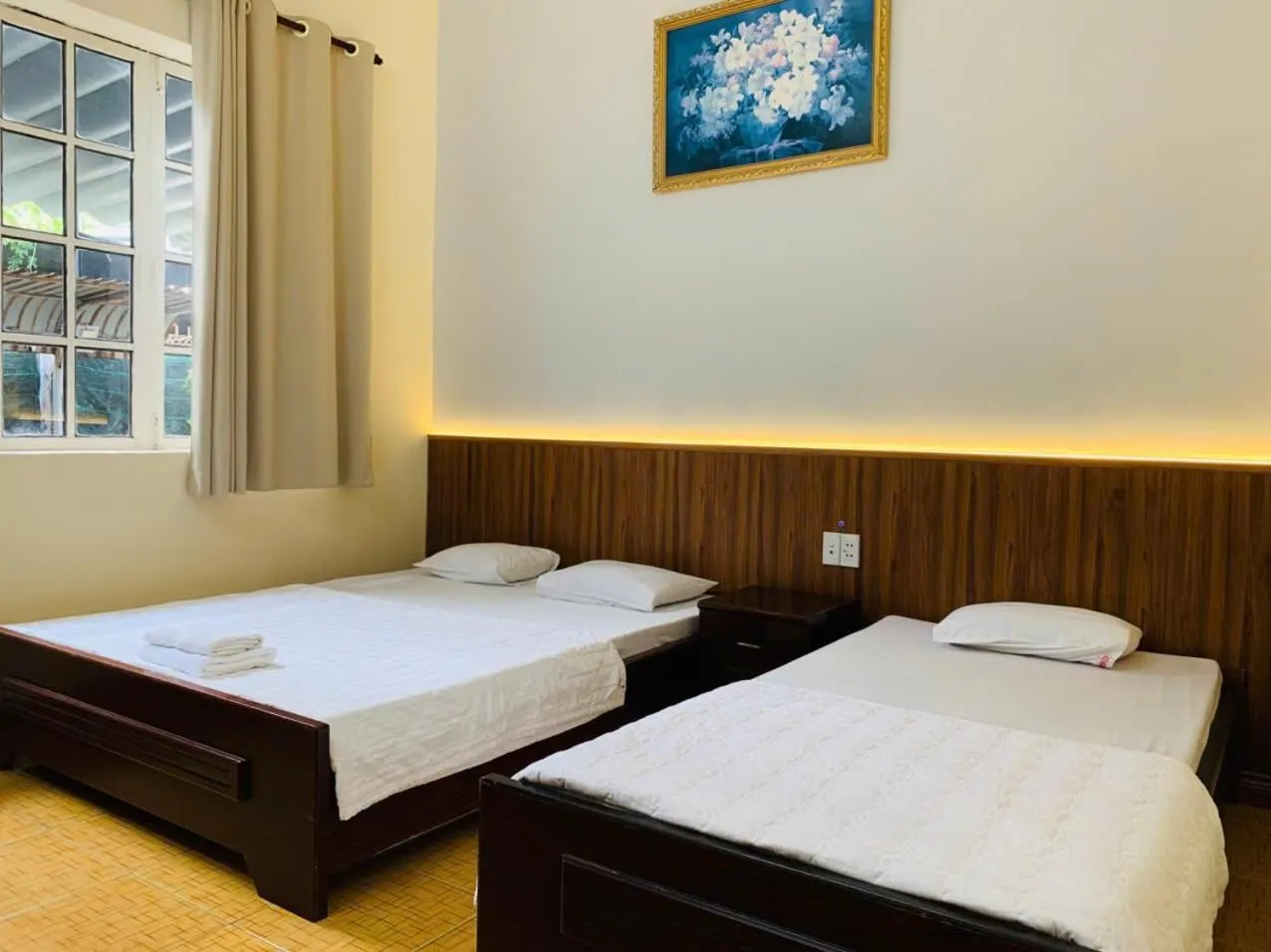 Bed in Hoang Yen Hotel