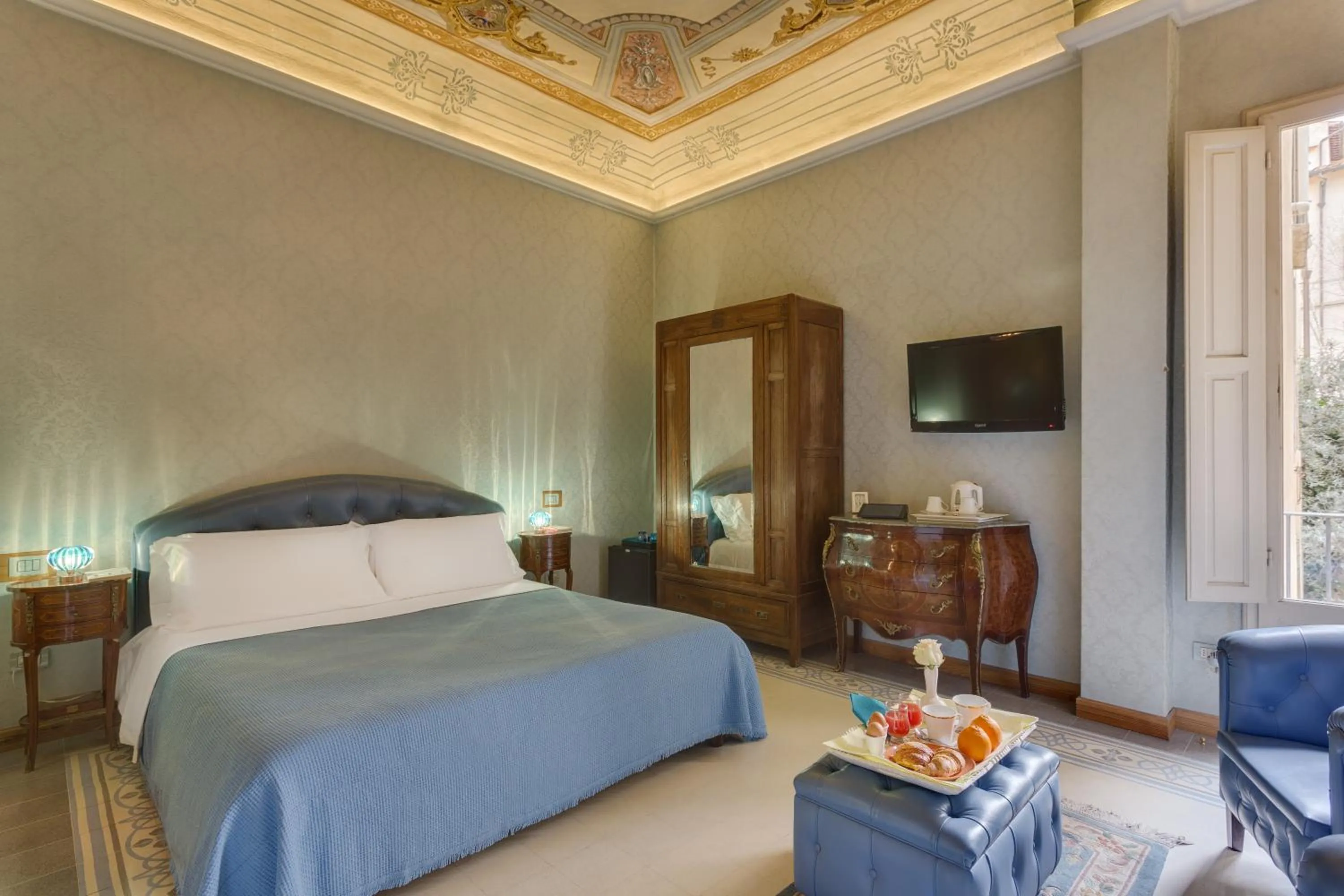 Photo of the whole room, Bed in B&B Cavour10 Firenze