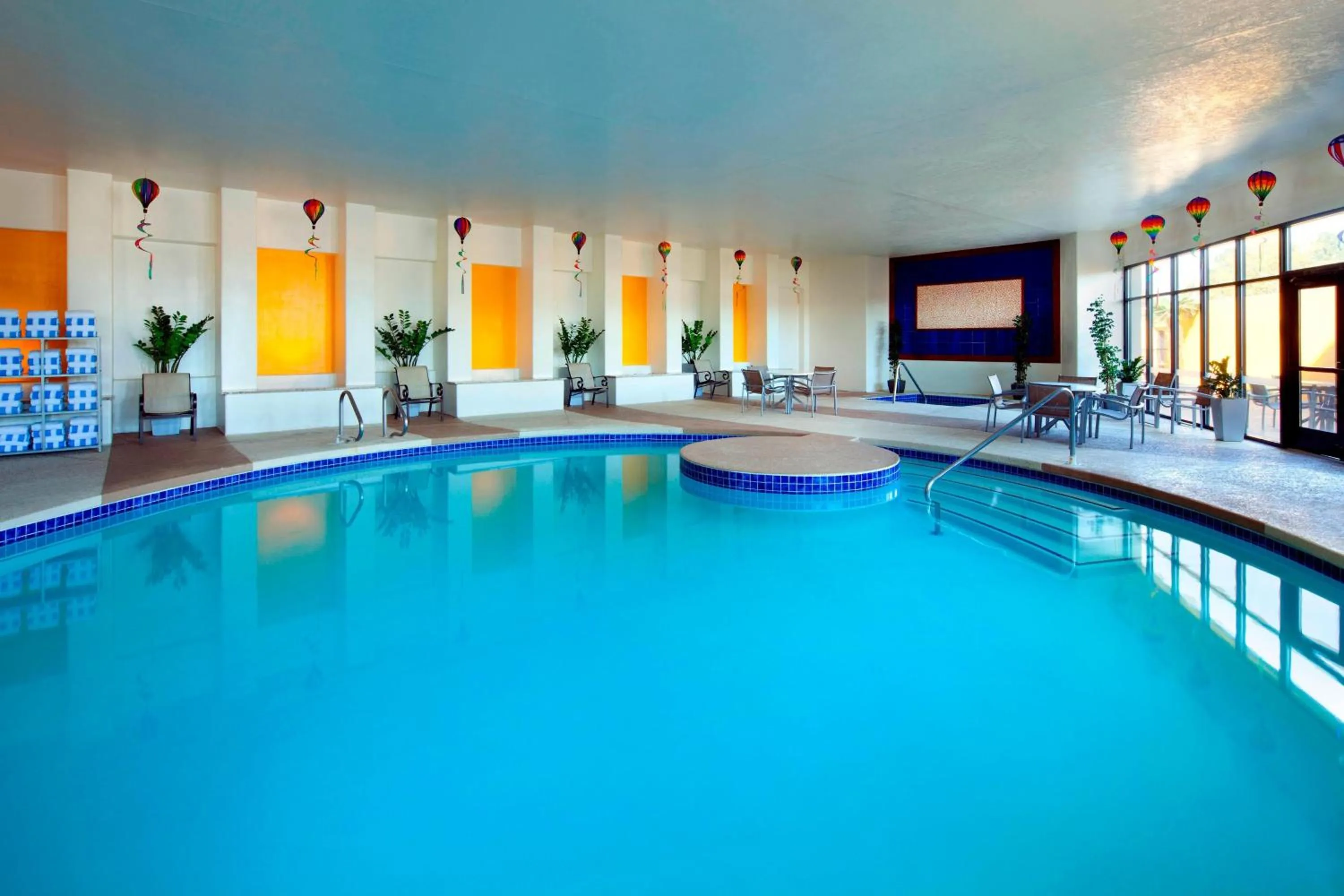 Swimming pool in Sheraton Albuquerque Uptown by Marriott