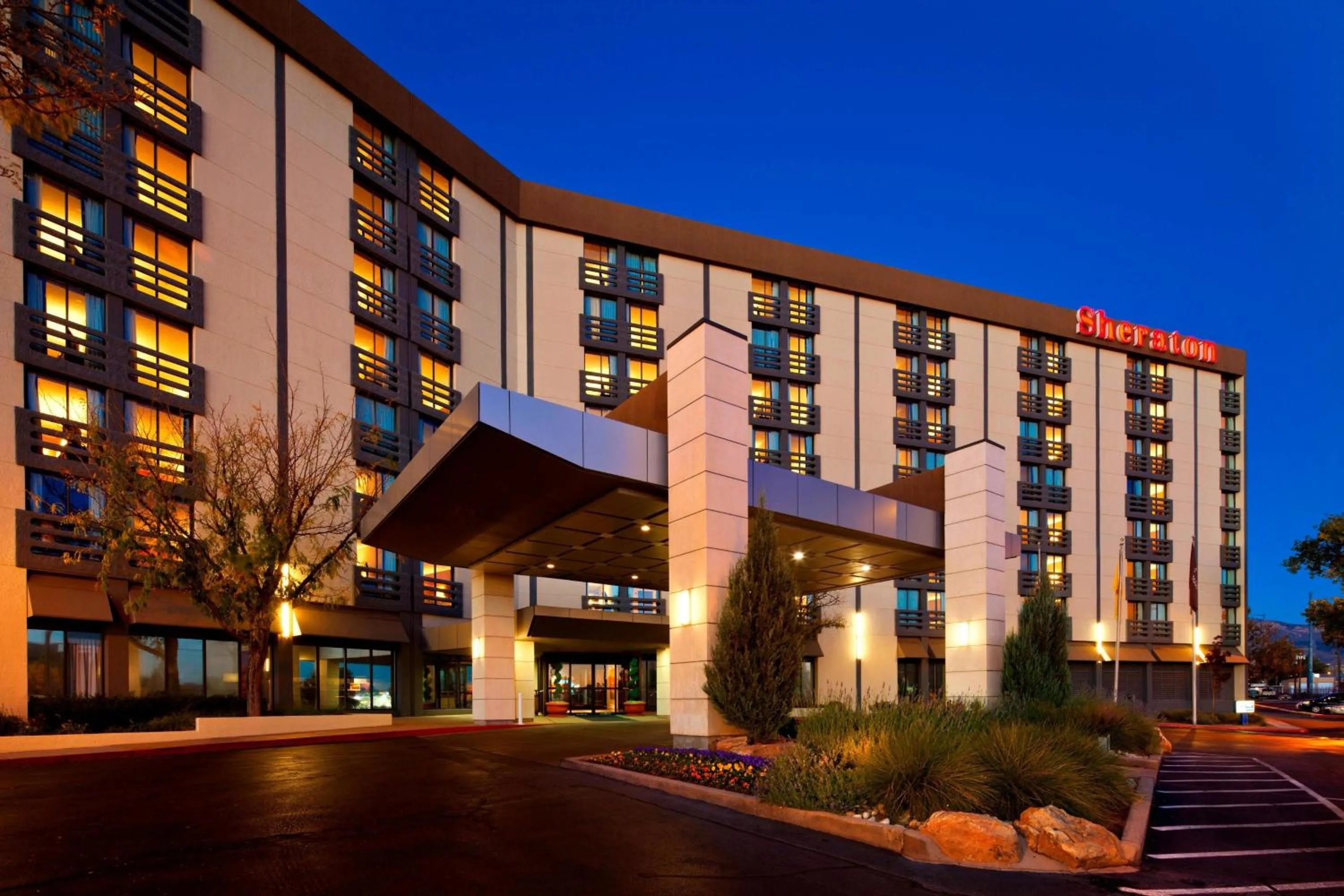 Property building in Sheraton Albuquerque Uptown by Marriott