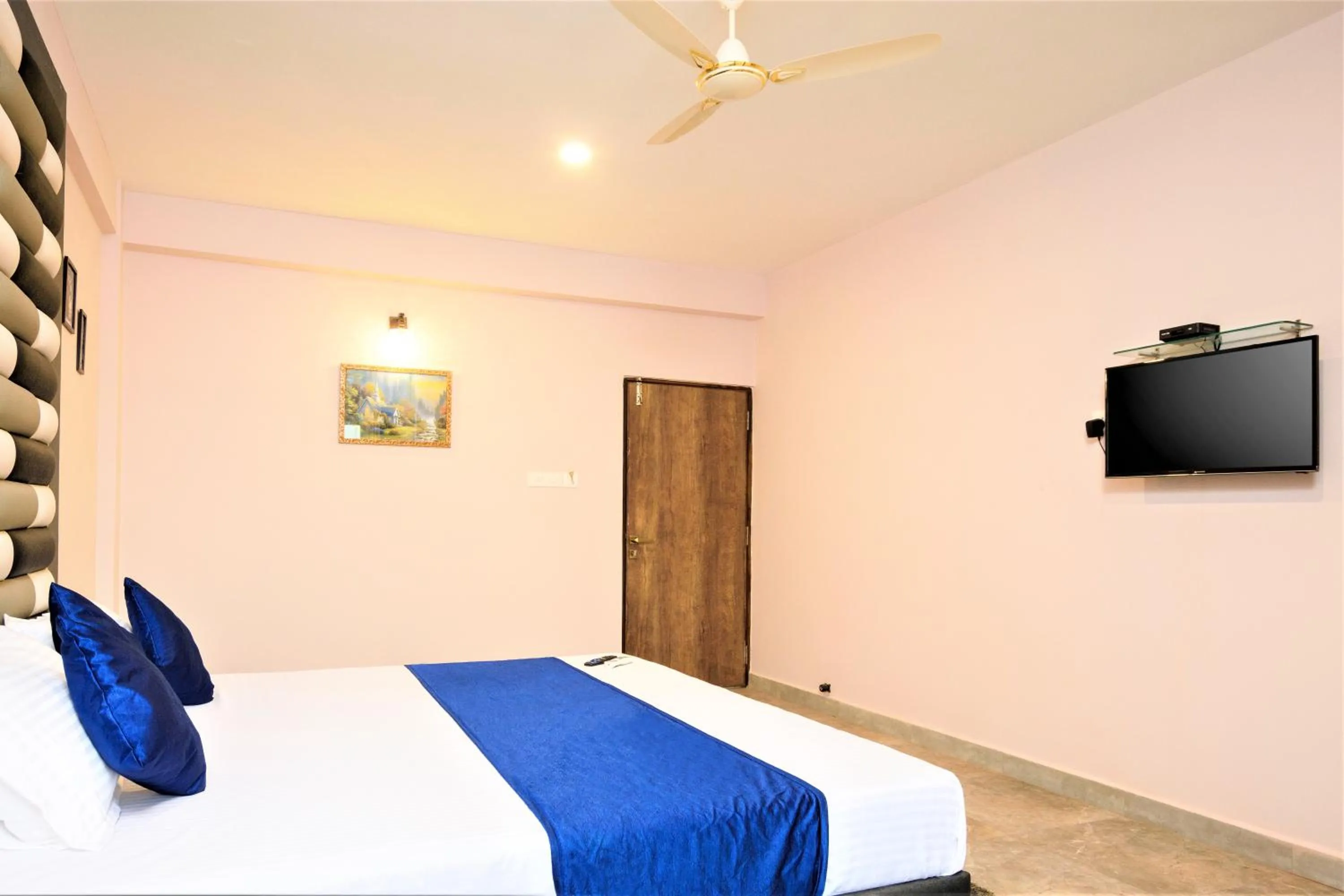 TV and multimedia, Bed in Casa Da Village Calangute Goa