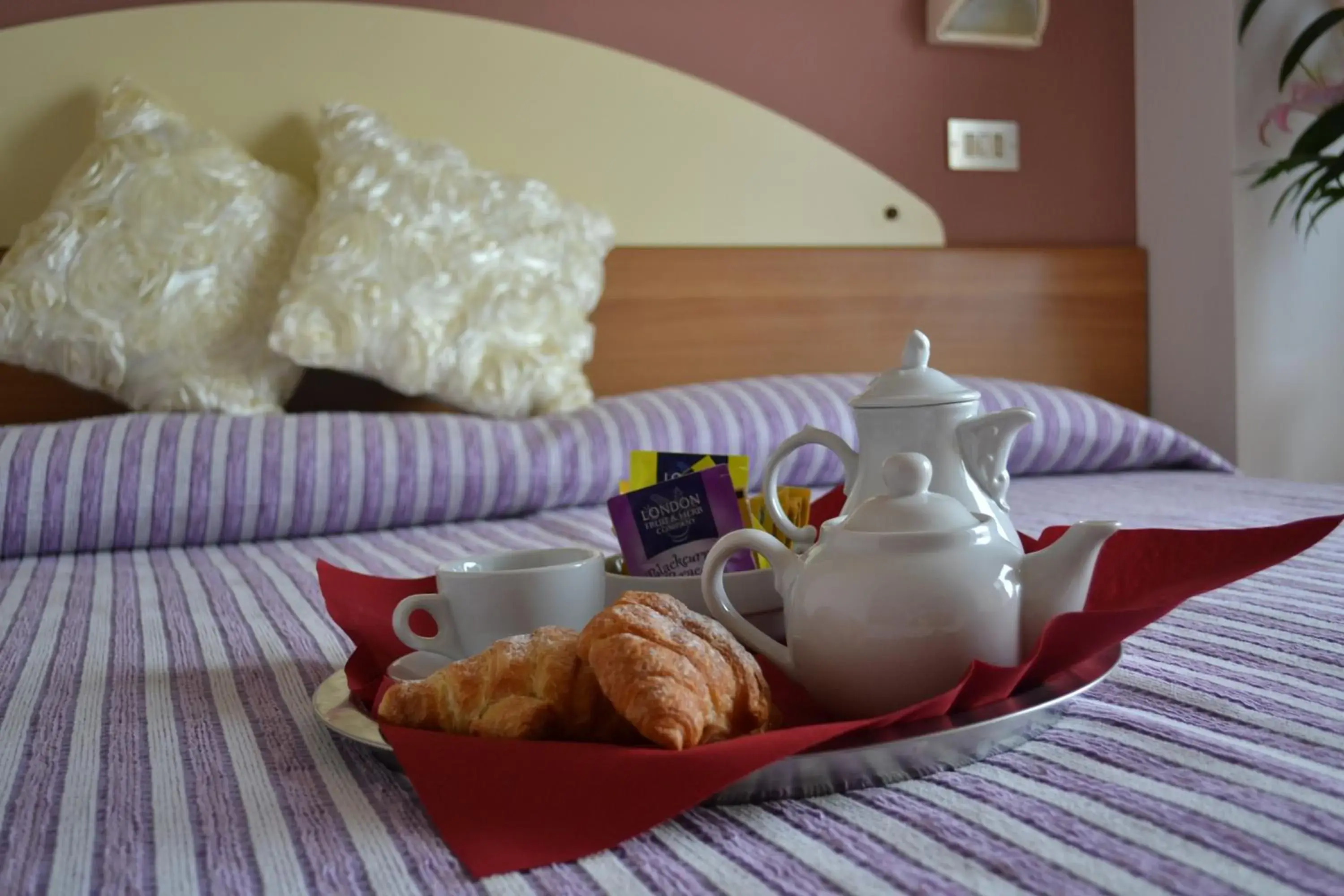 Double or Twin Room - single occupancy in Hotel Jasmine Beach Double or Twin Room - single occupancy in Hotel Jasmine Beach