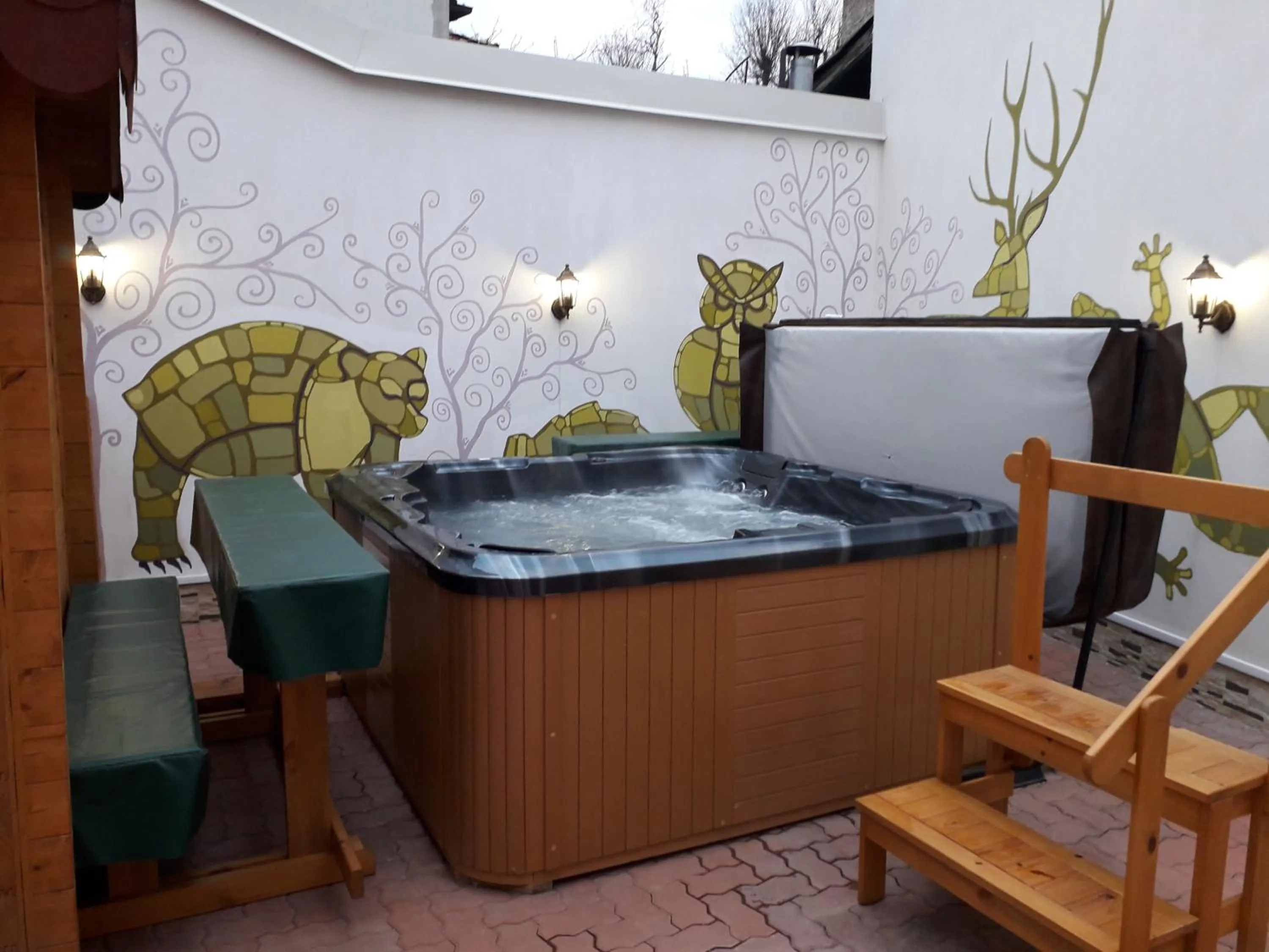 Hot Tub in Red House