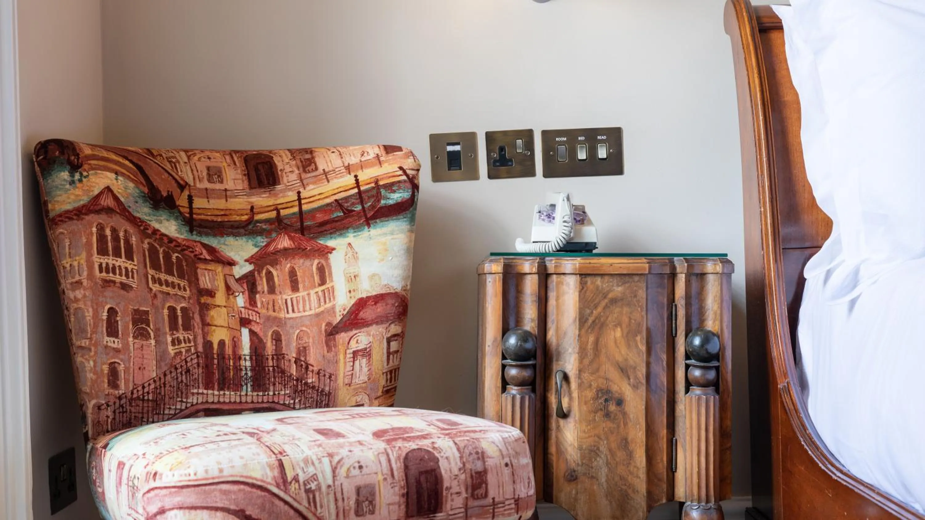 Bedroom, Bed in Southernhay House Hotel