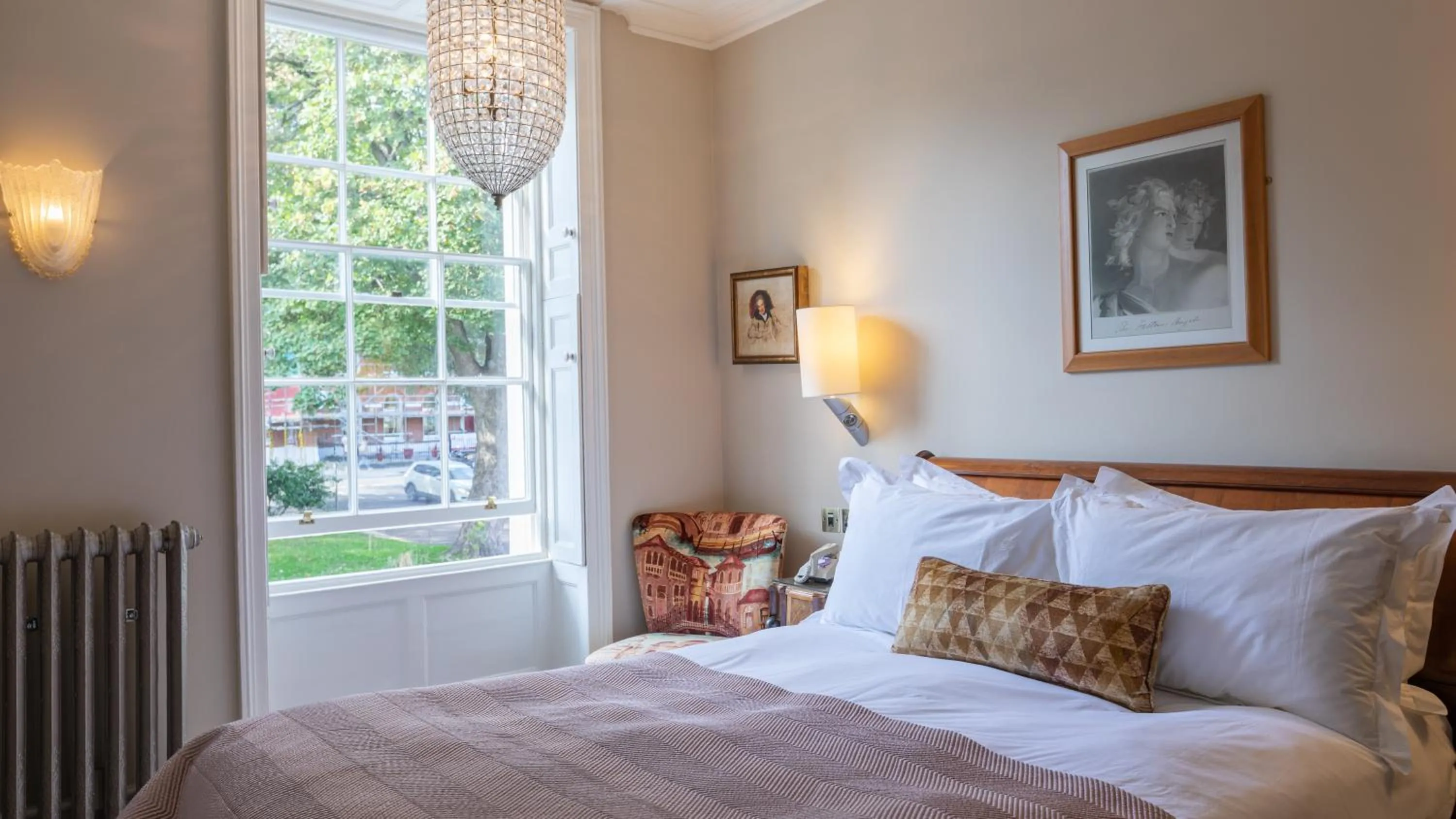 Bedroom, Bed in Southernhay House Hotel