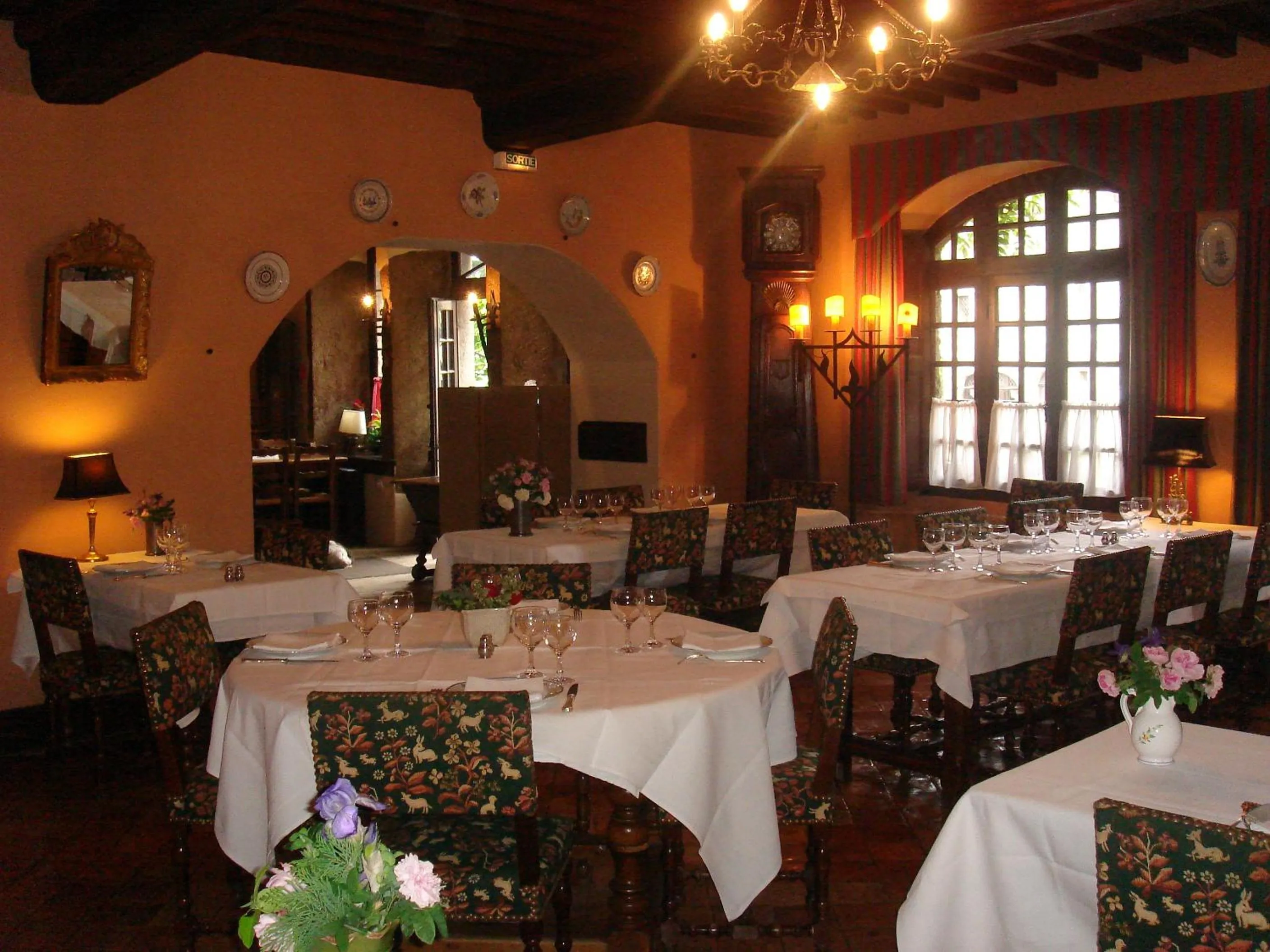 Restaurant/places to eat in Hostellerie du Vieux Pérouges