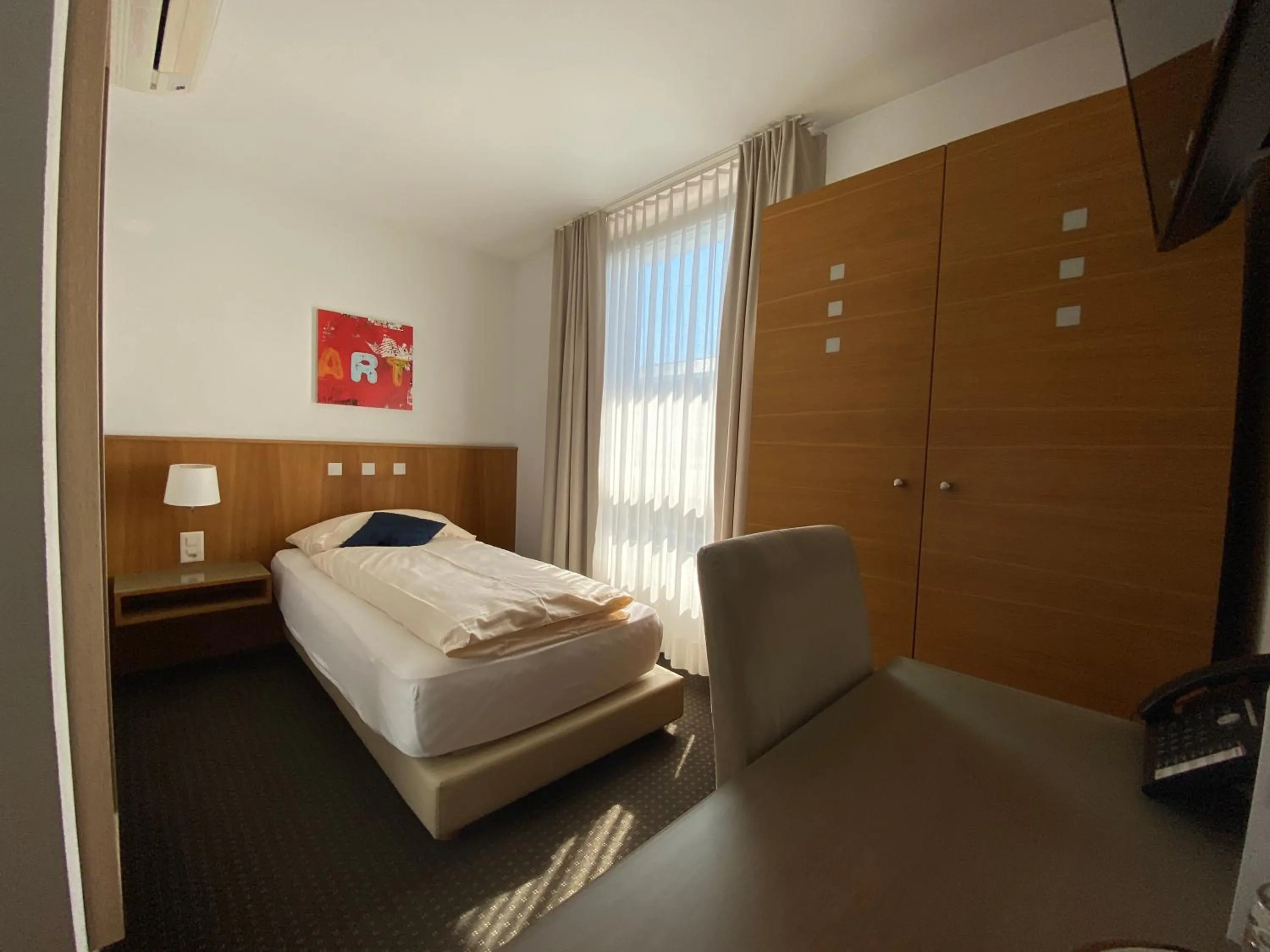 Bedroom, Bed in Businesshotel Lux