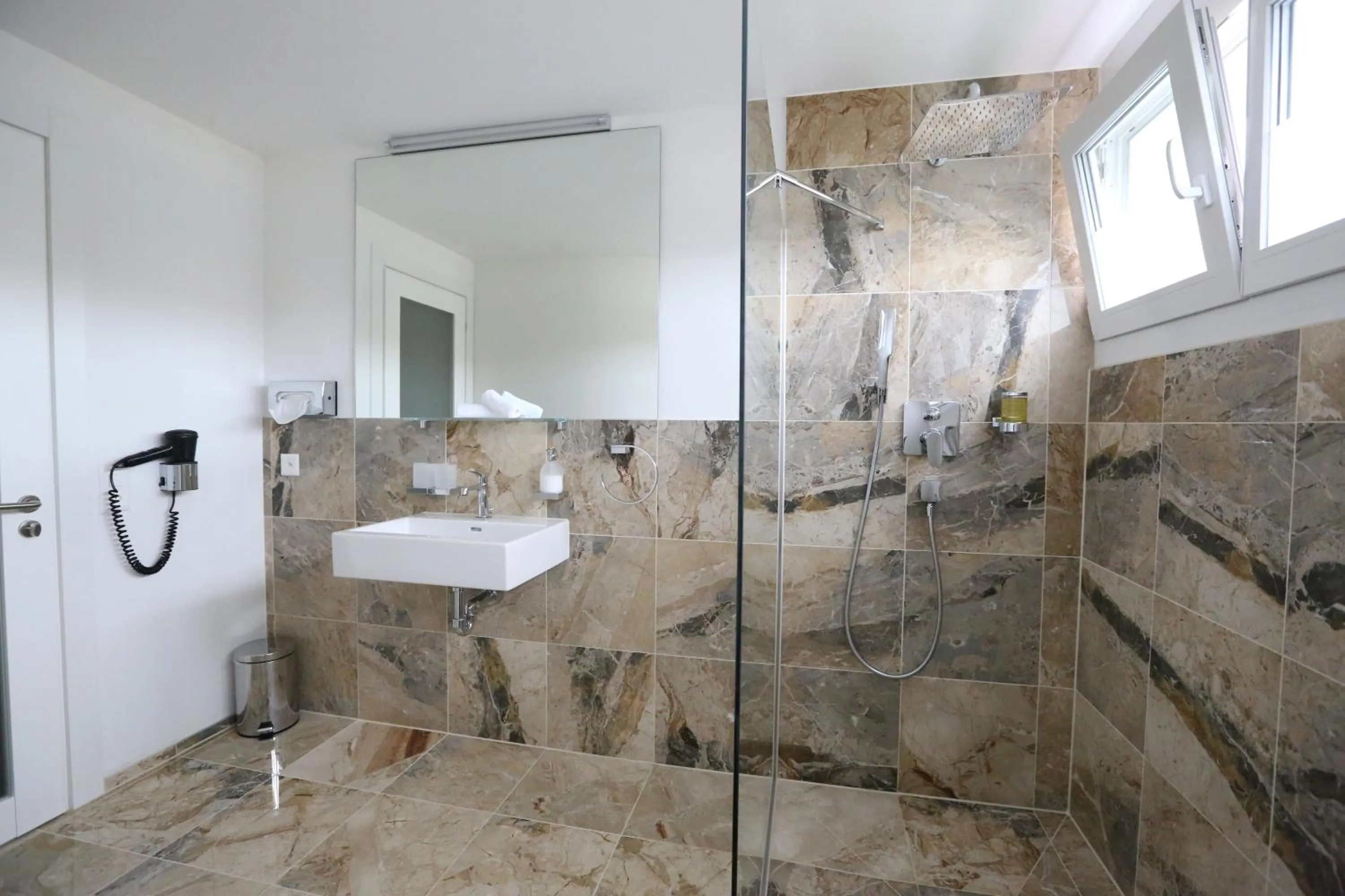 Bathroom in Businesshotel Lux