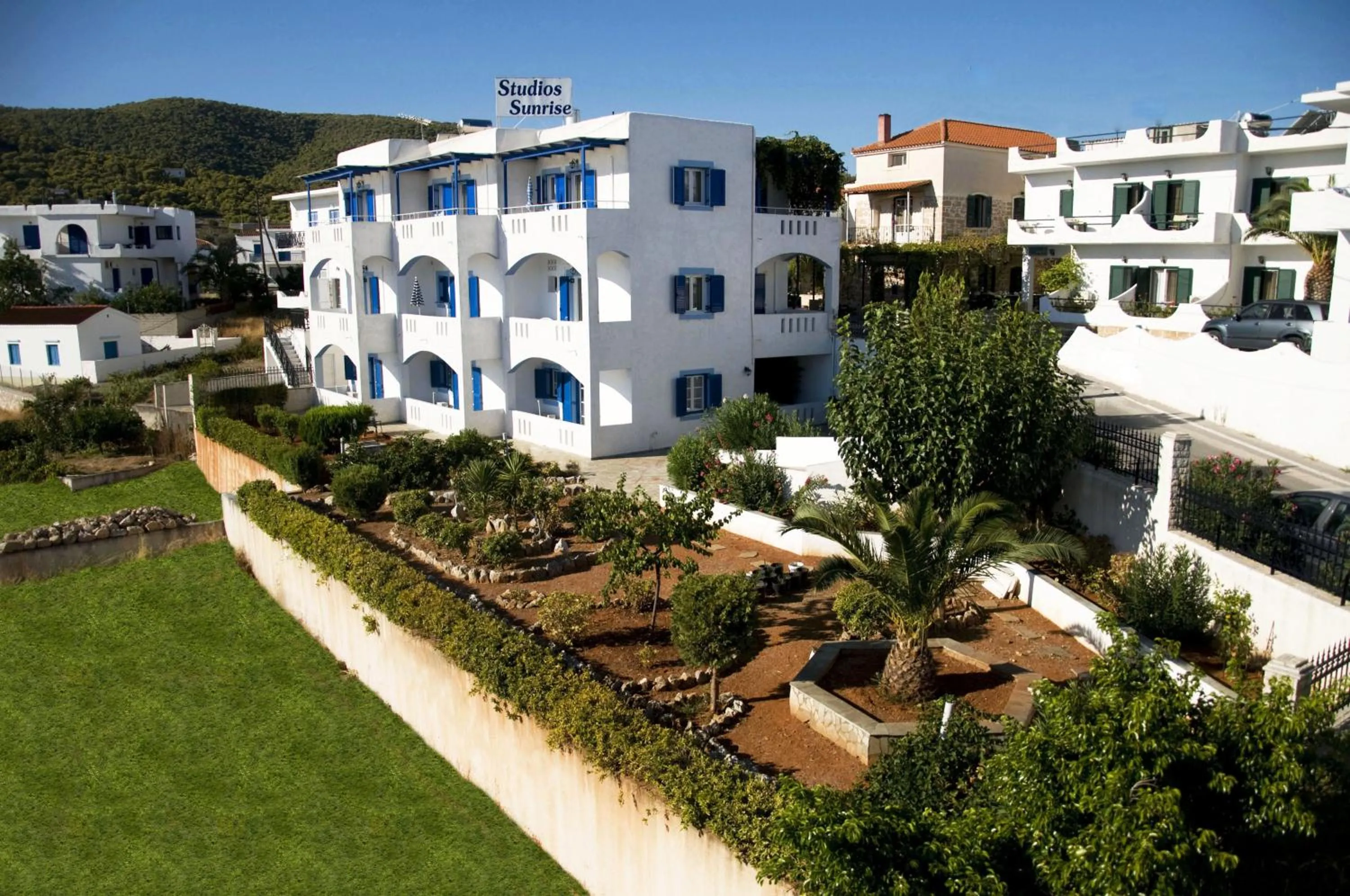 Facade/entrance in Sunrise Studios