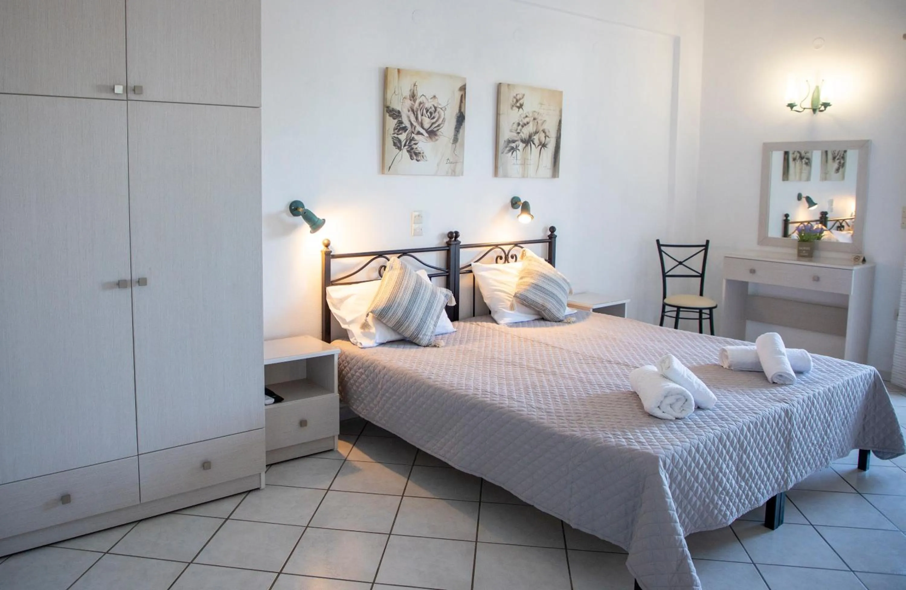 Bed in Sunrise Studios