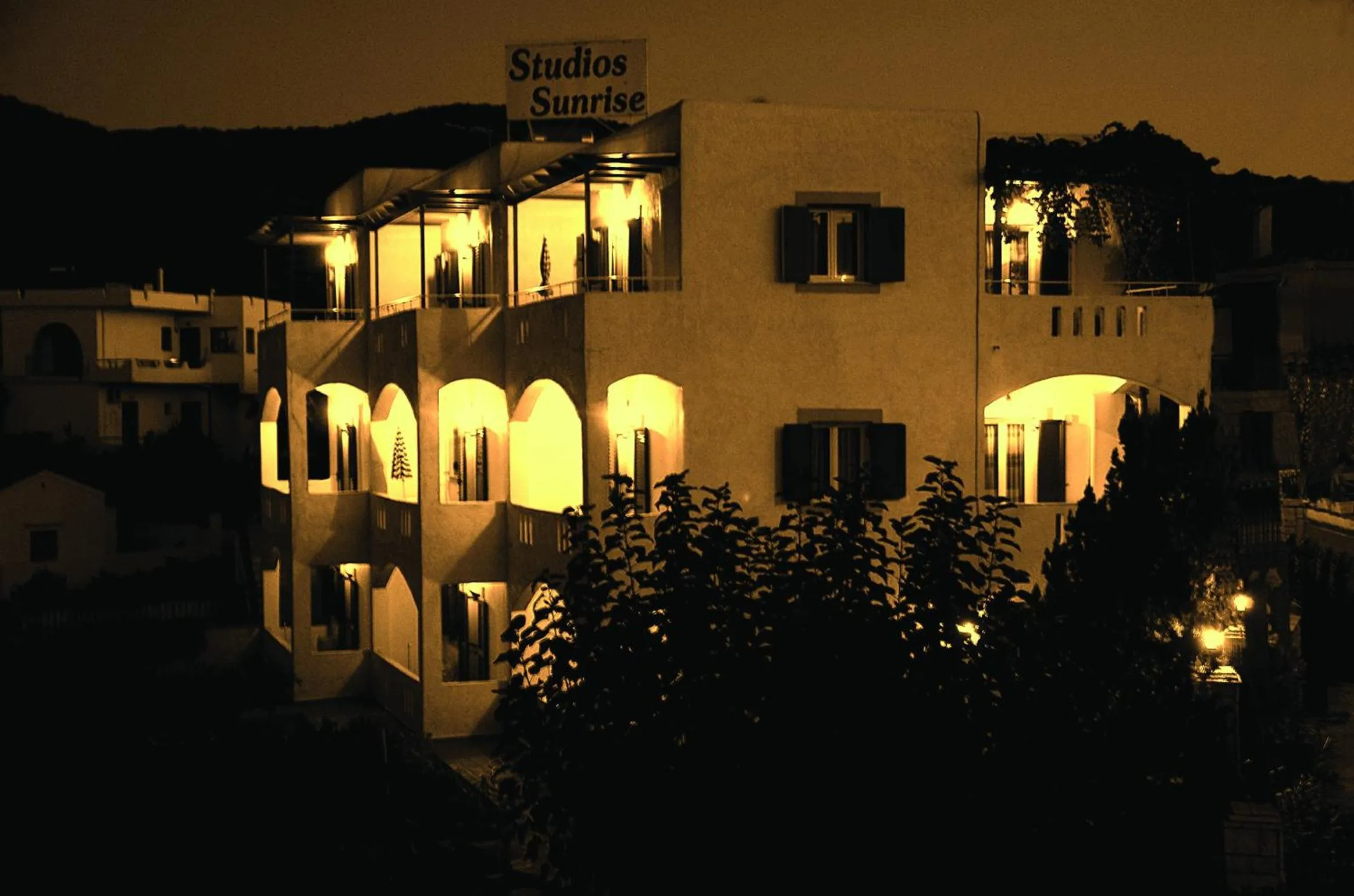 Facade/entrance in Sunrise Studios