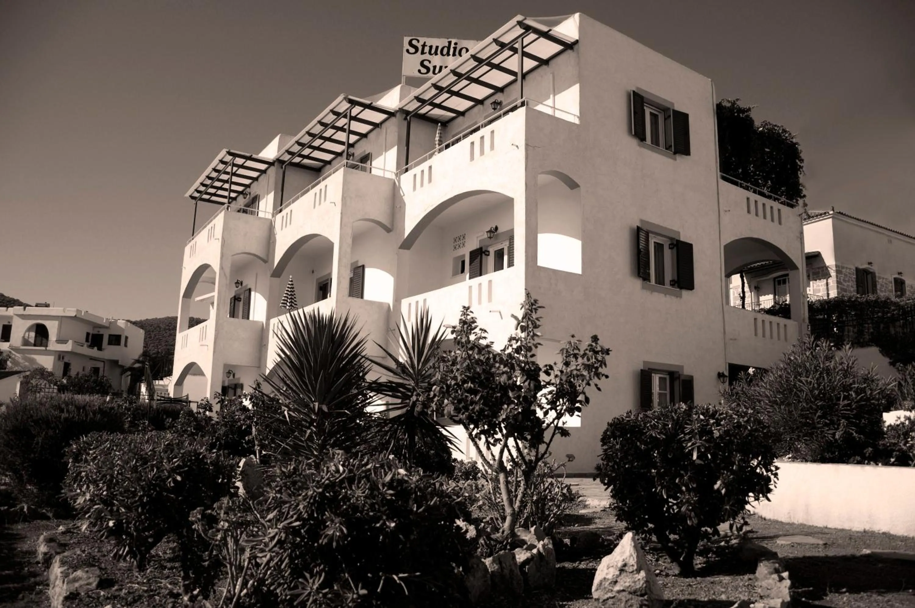 Facade/entrance in Sunrise Studios