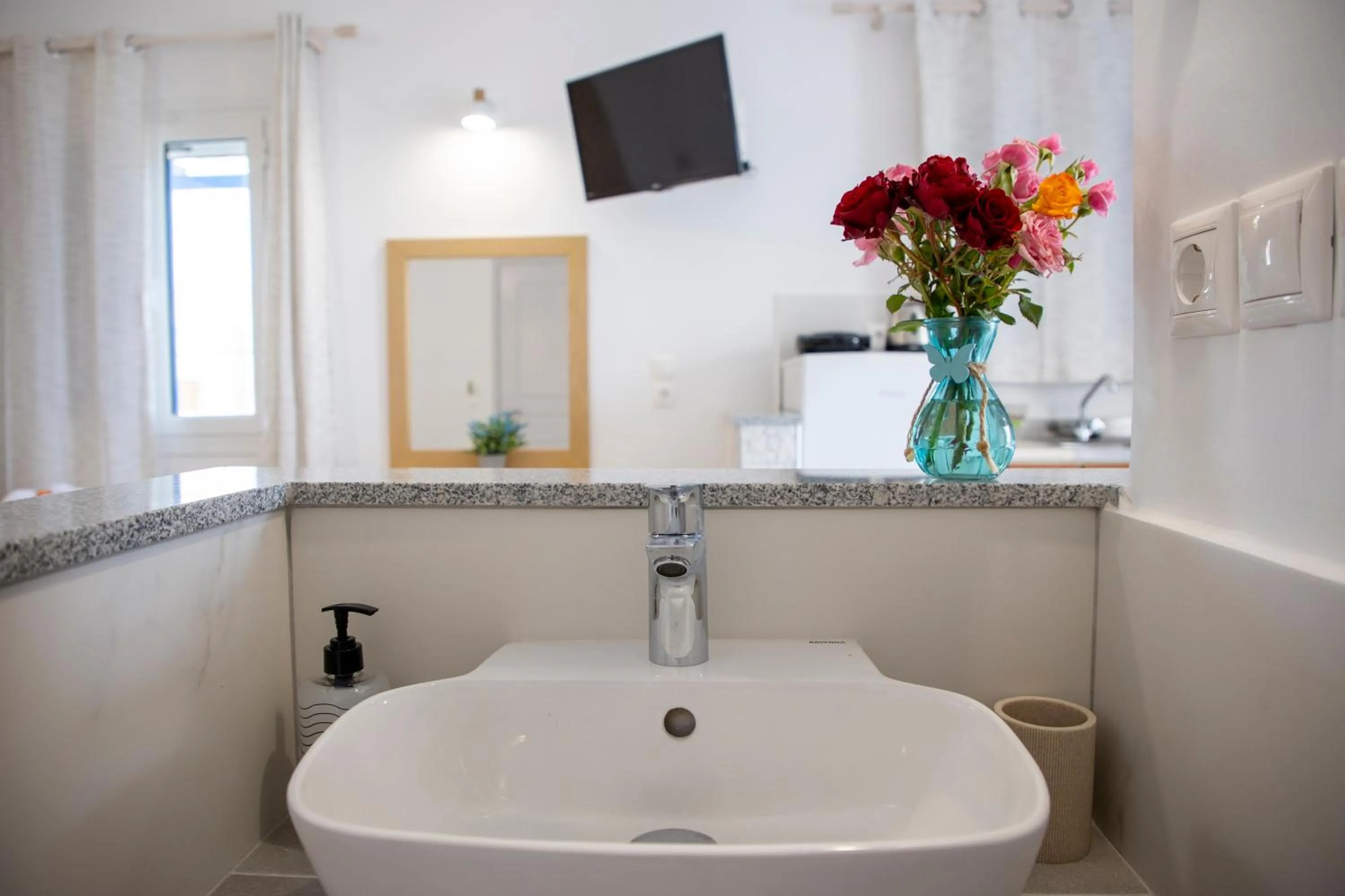 Bathroom in Sunrise Studios