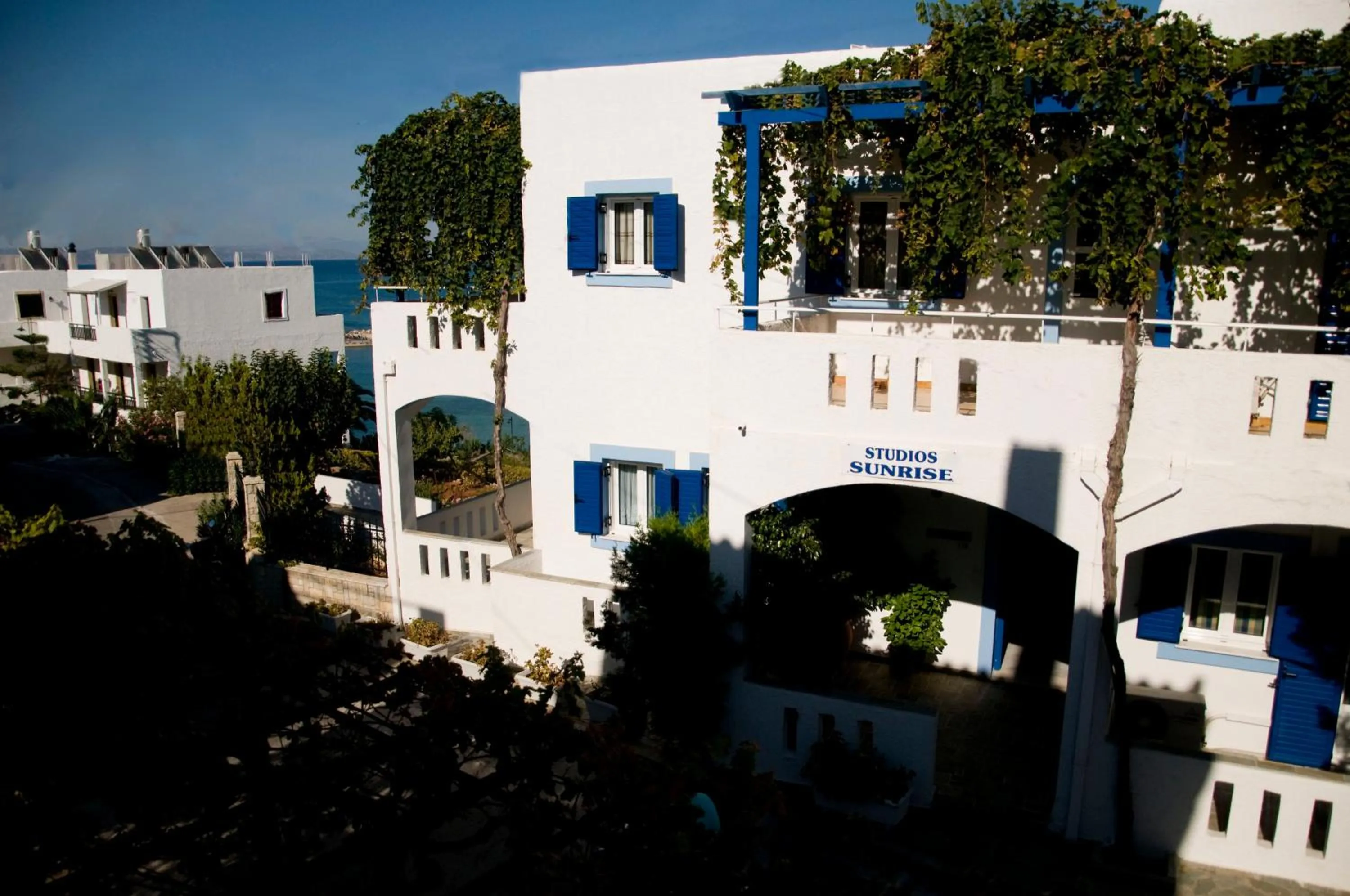 Facade/entrance in Sunrise Studios