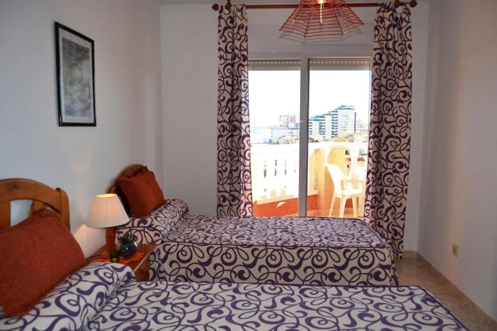 Day, Bed in Apartamentos Turísticos Hawaii 6