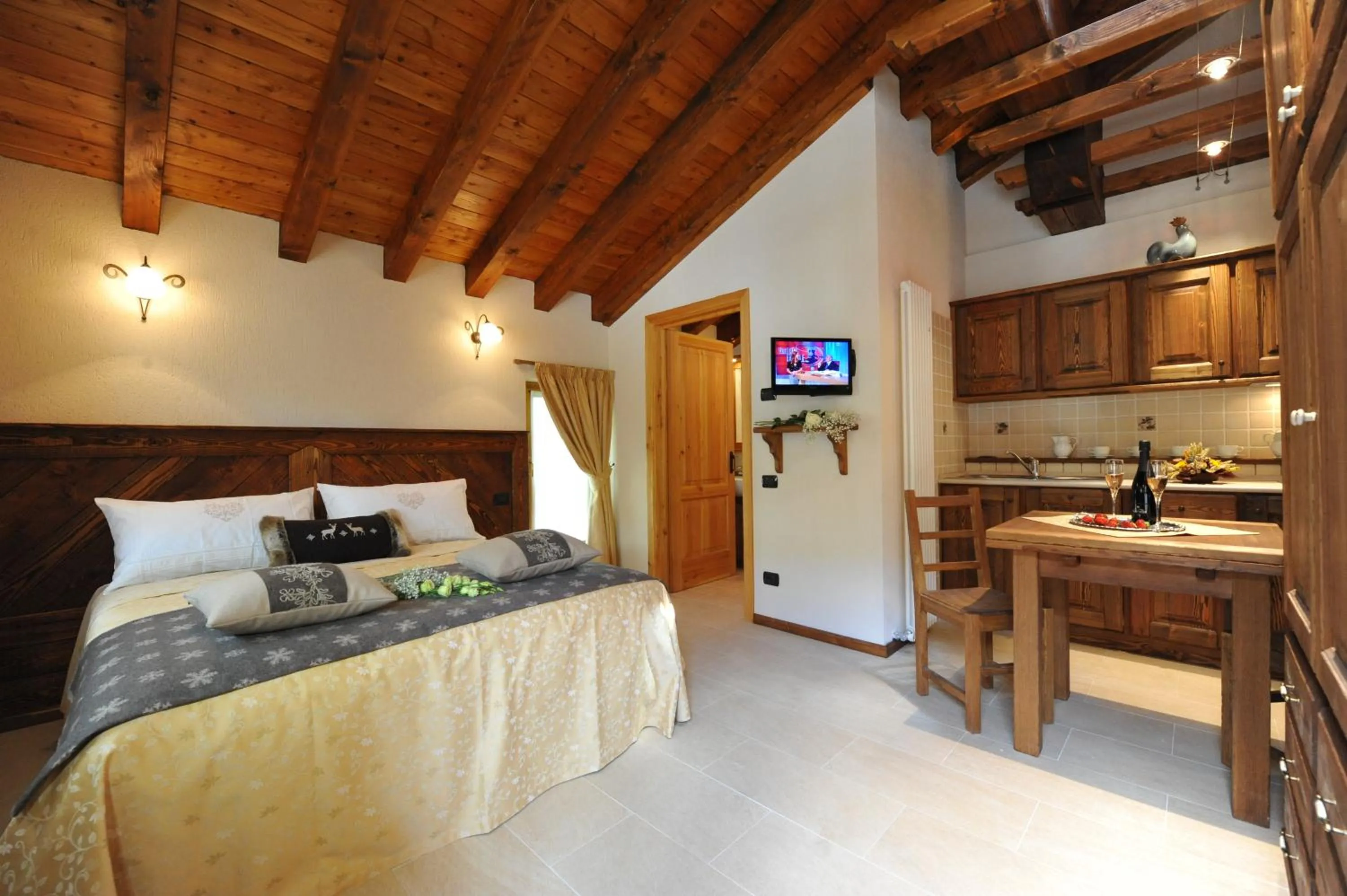 Day, Bed in Gresil Residence