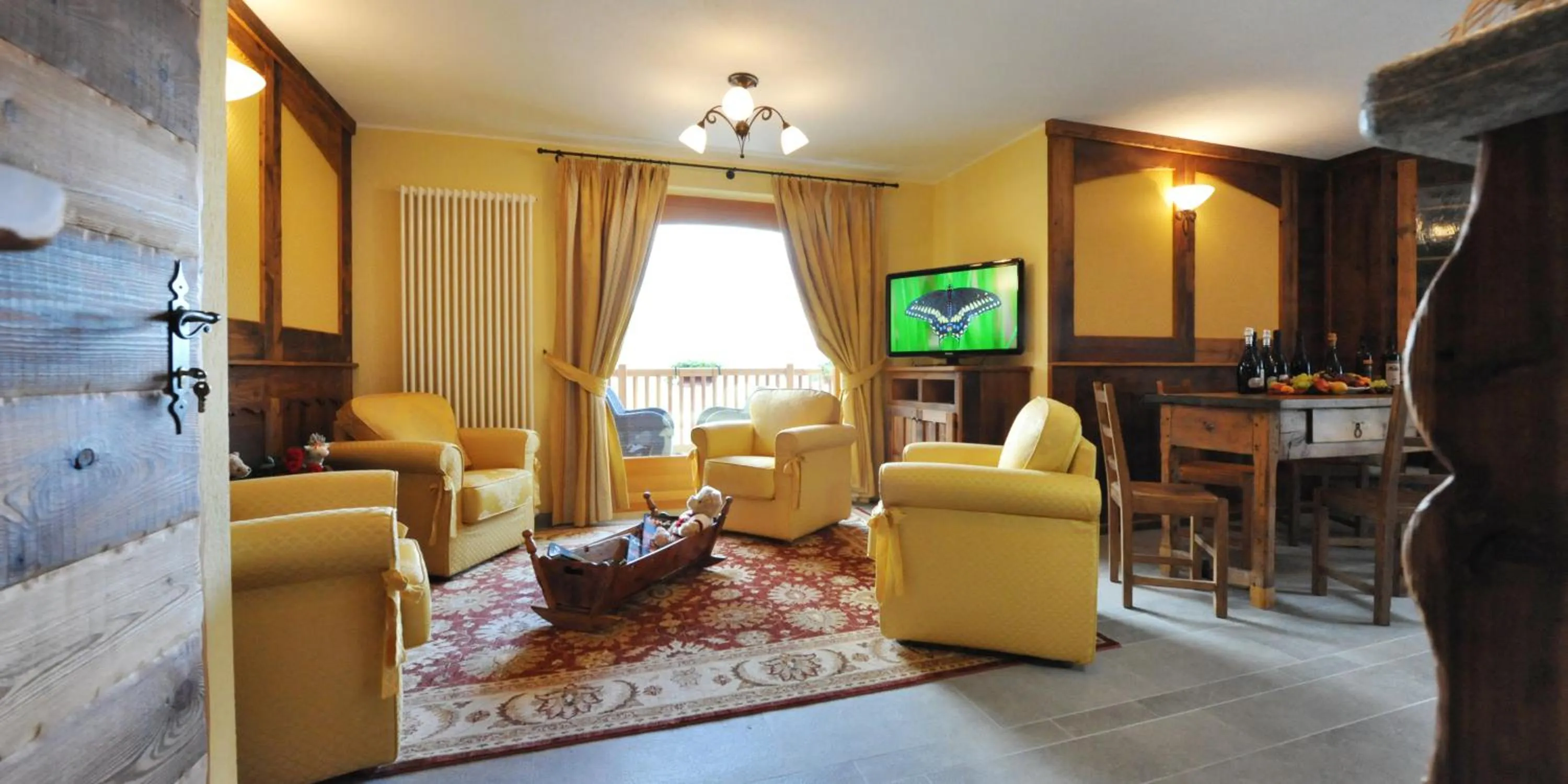 Day in Gresil Residence