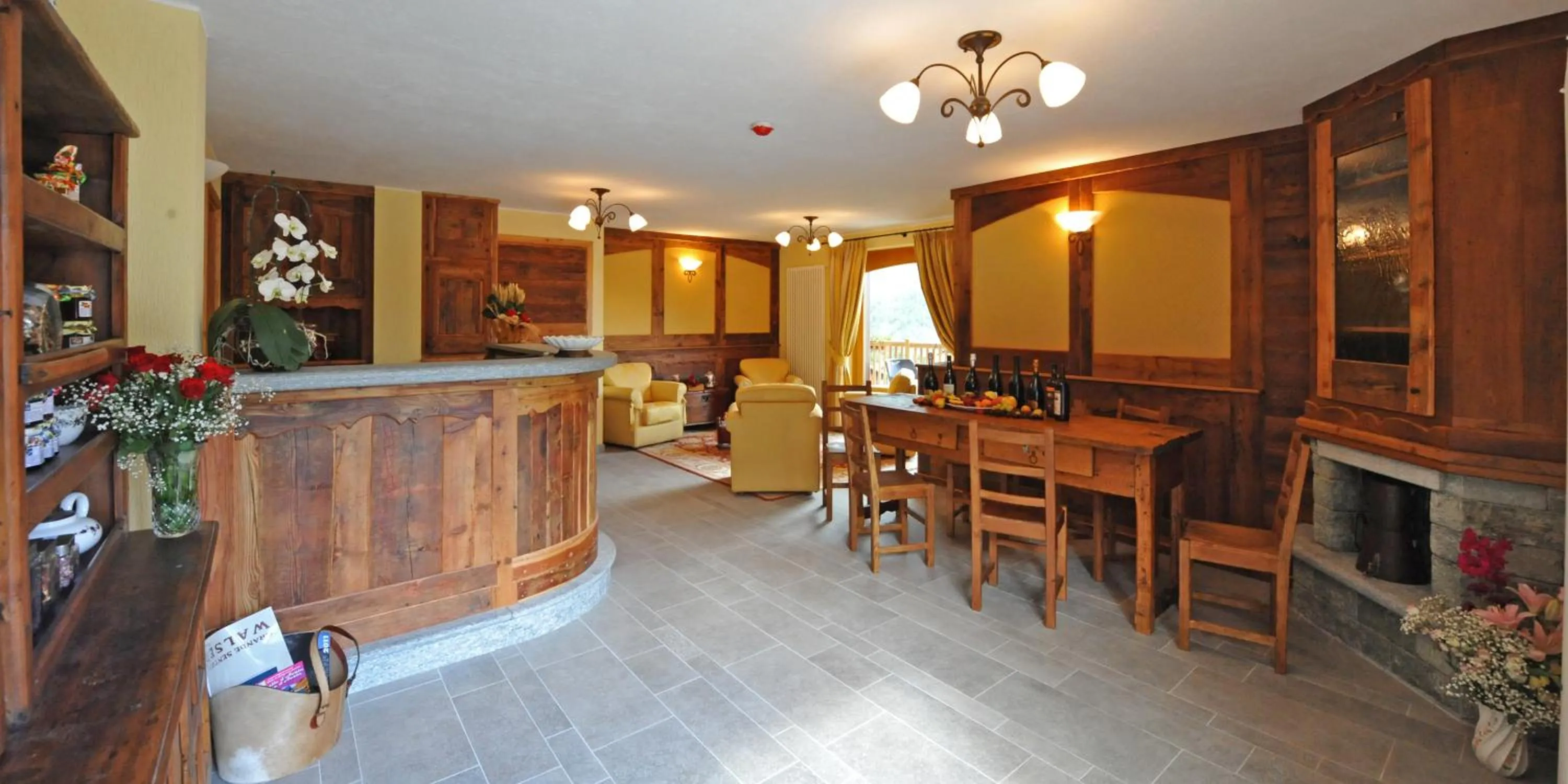 Day in Gresil Residence