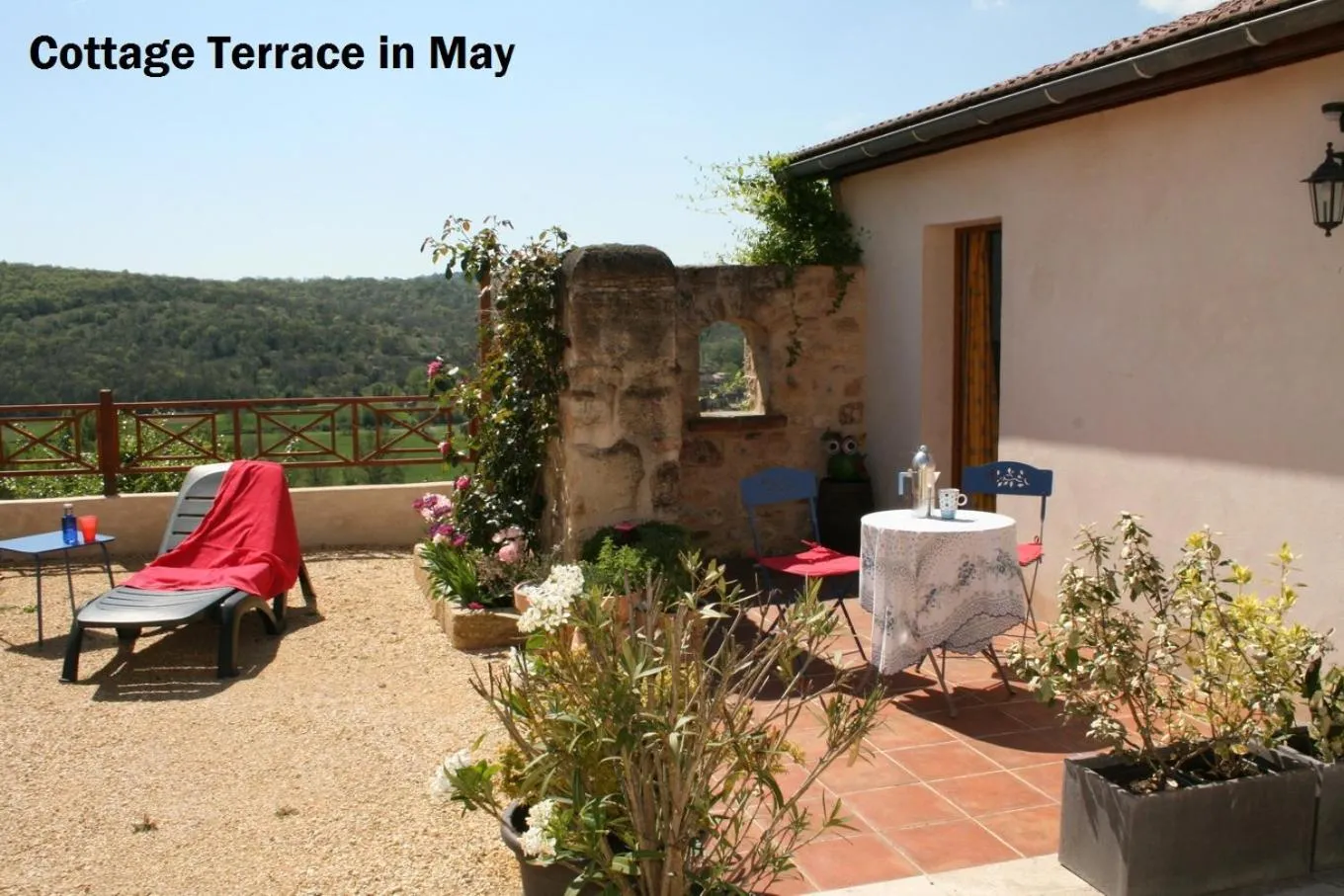 Spring in Hillside Park Dordogne