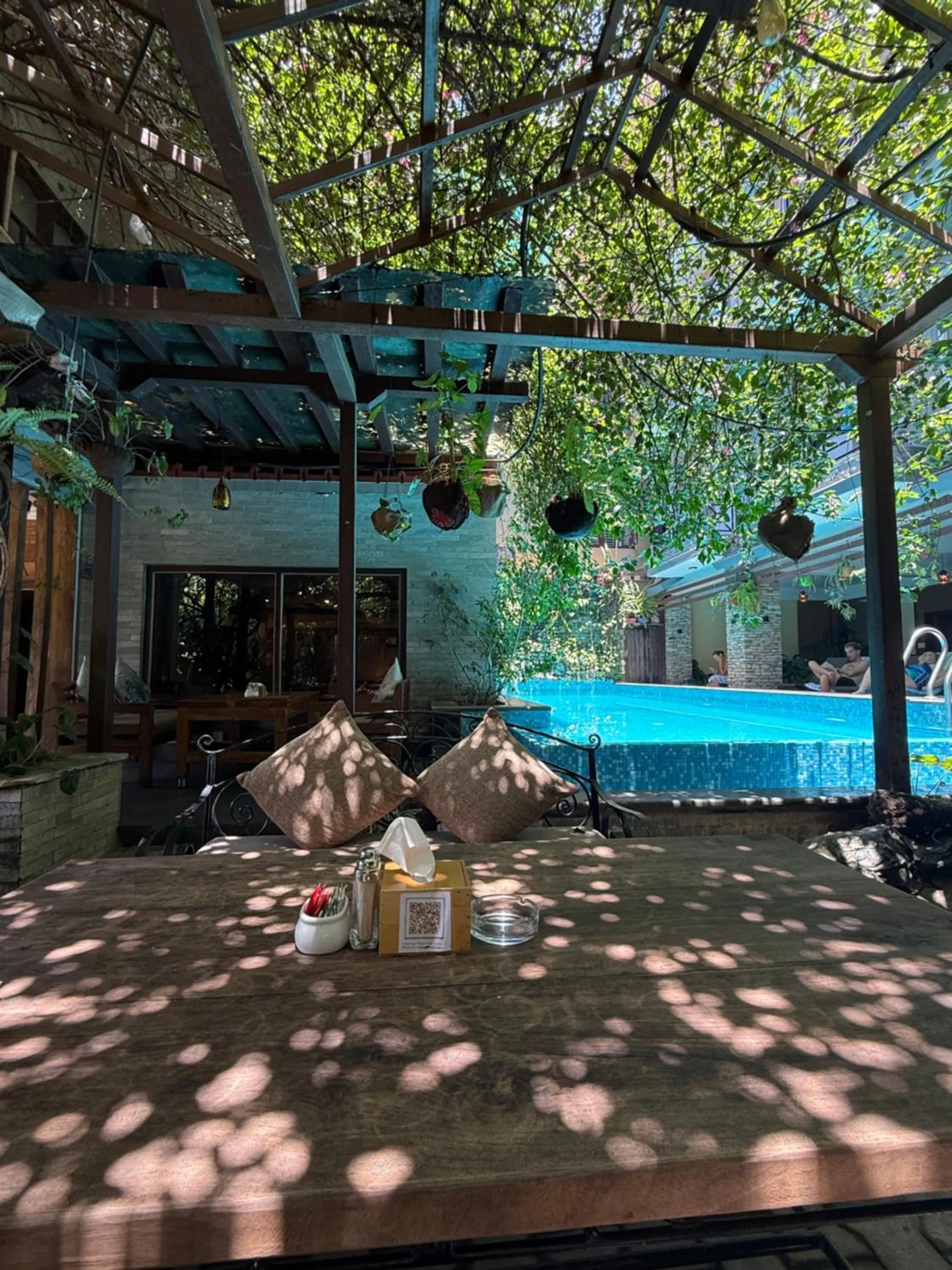 Pool view in Hotel Middle Path & Spa