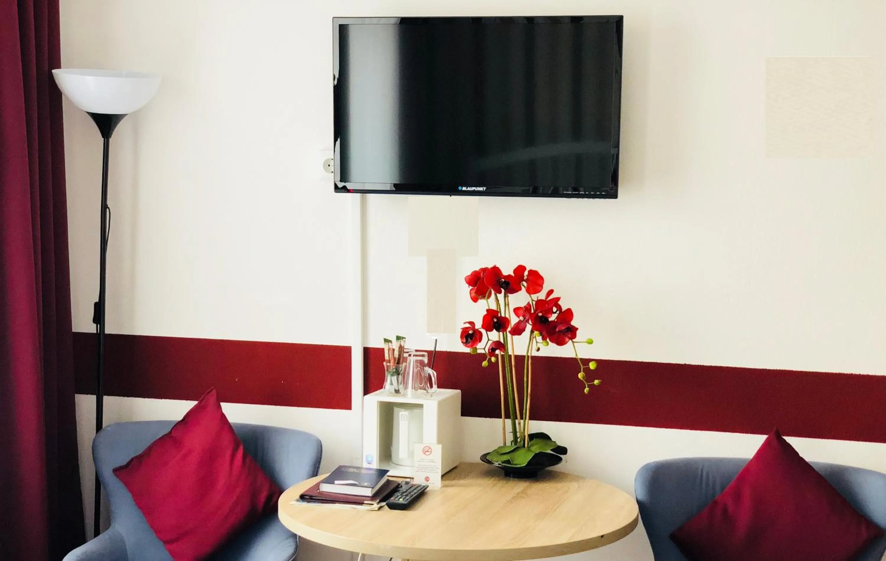 TV and multimedia in Hotel Condor