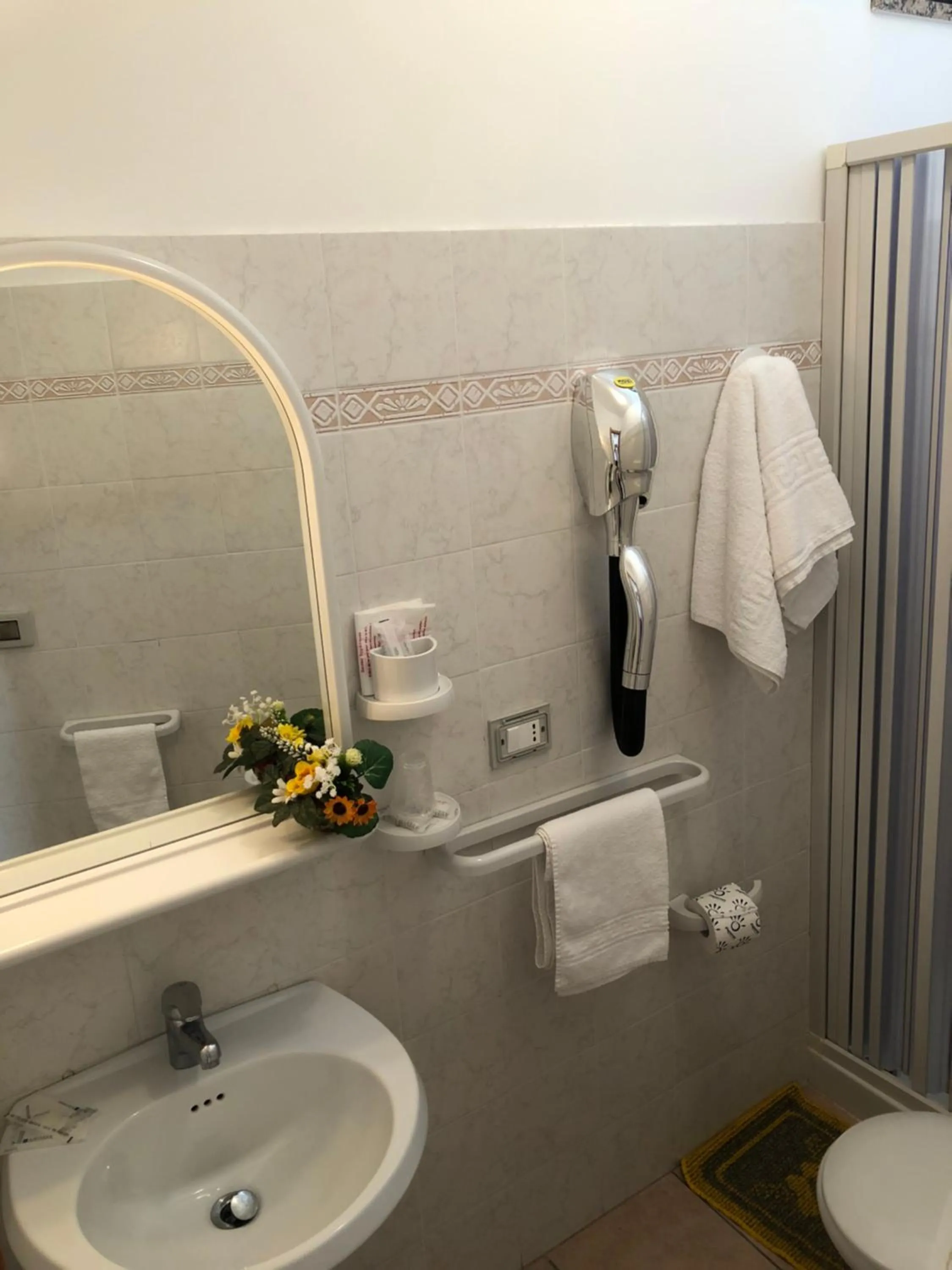 Shower in Hotel L'Ancora