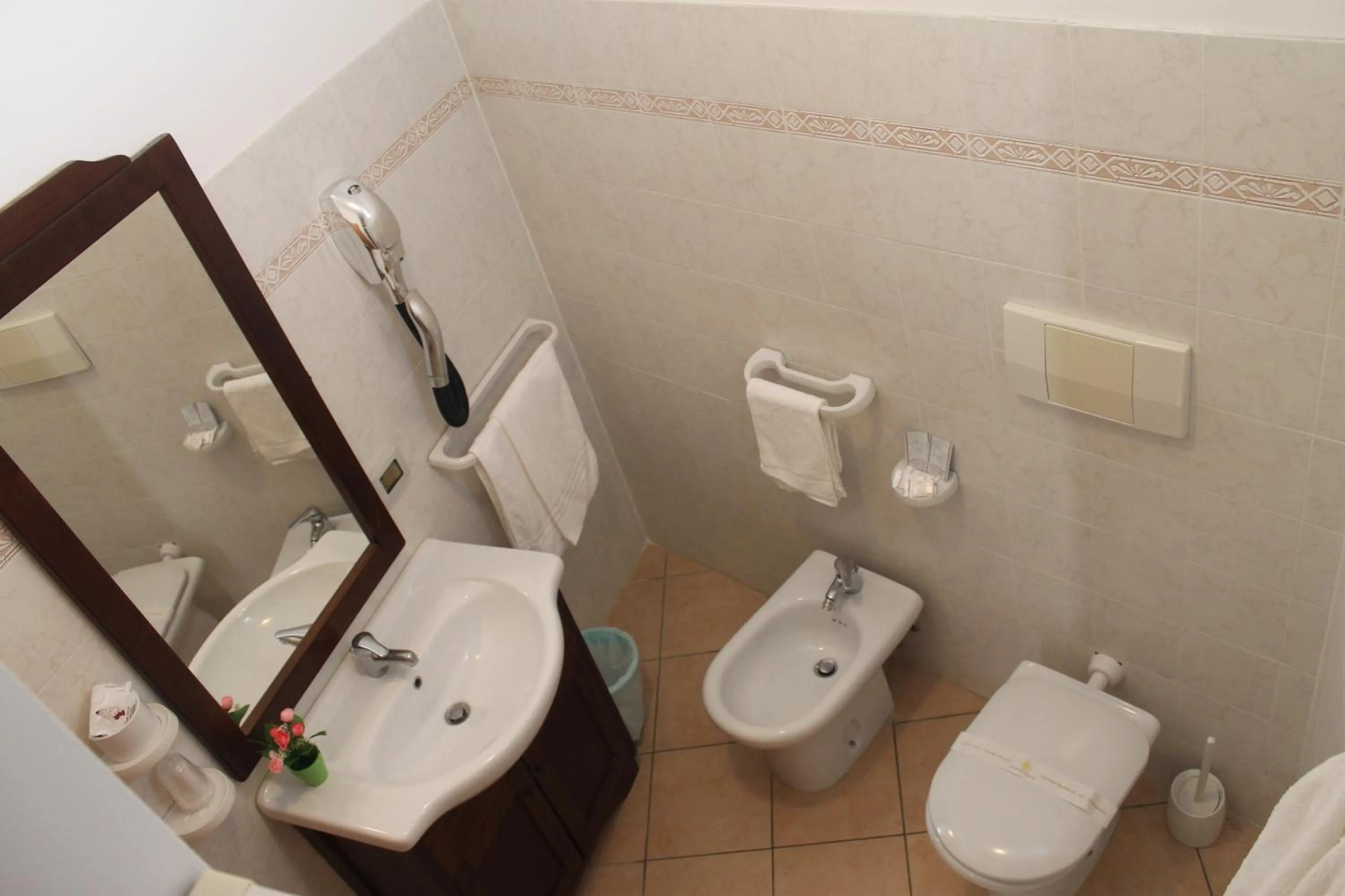Bathroom in Hotel L'Ancora