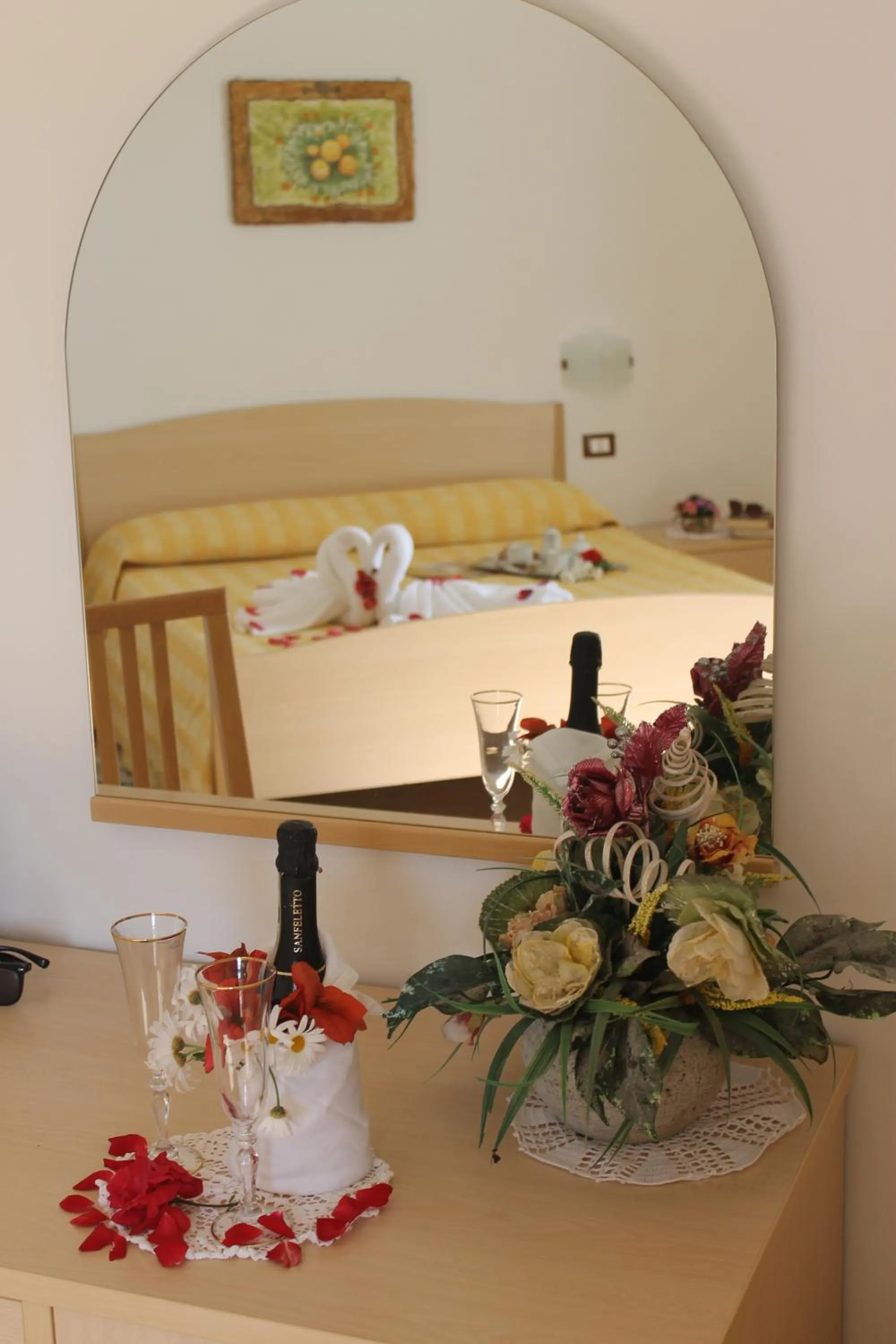 Bedroom in Hotel L'Ancora