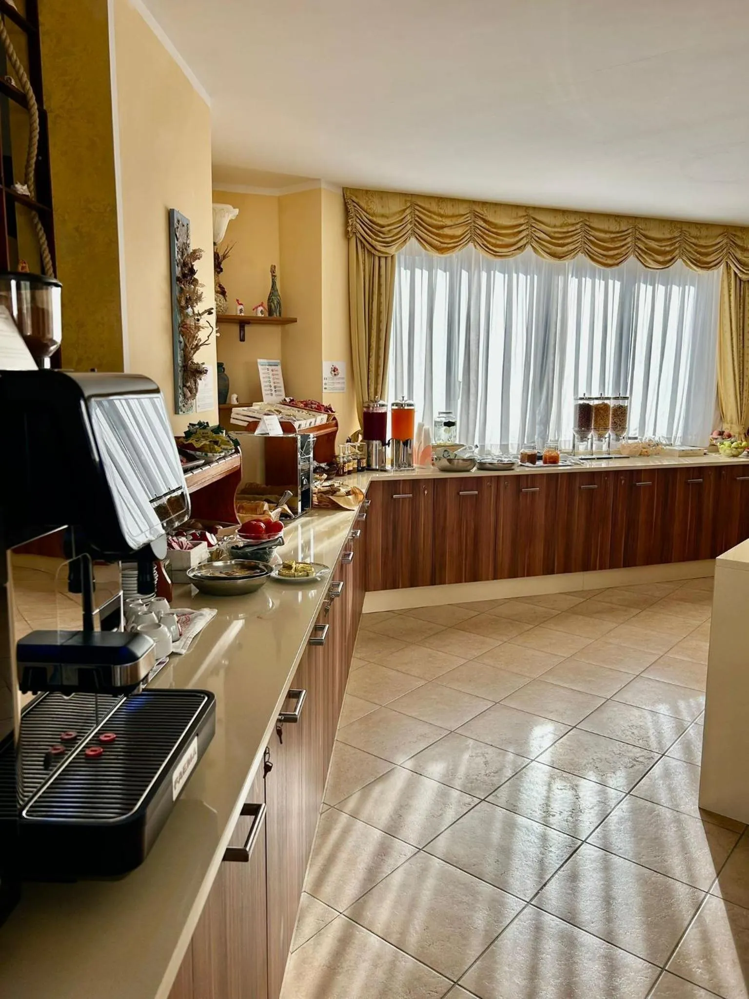 Restaurant/places to eat in Hotel L'Ancora