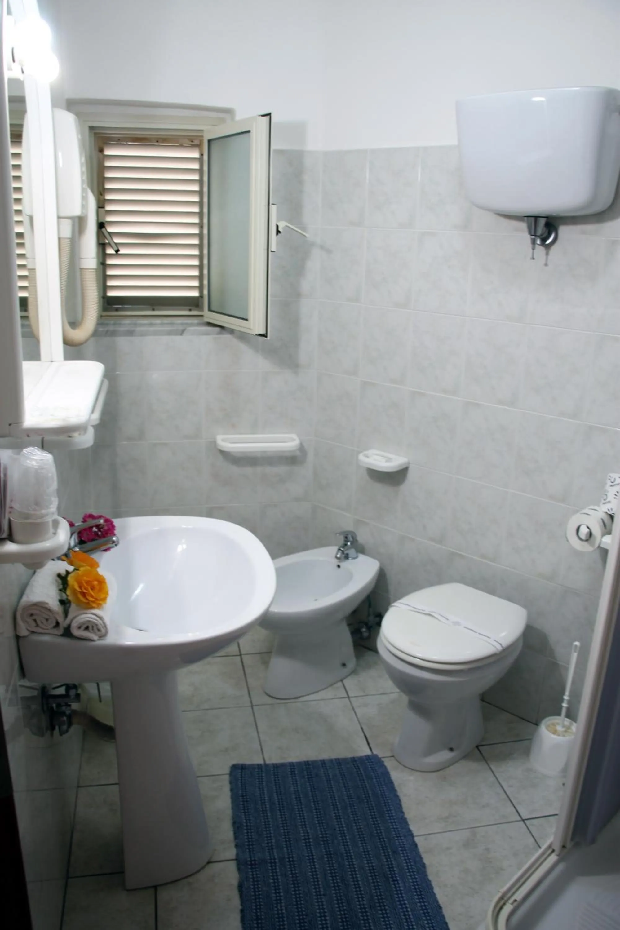 Bathroom in Hotel L'Ancora