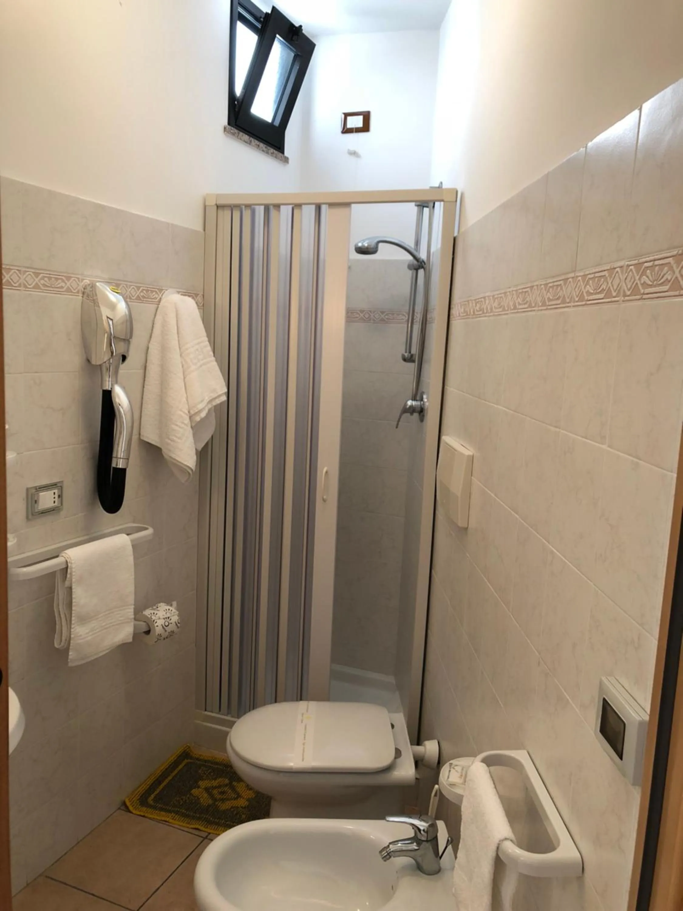 Shower in Hotel L'Ancora