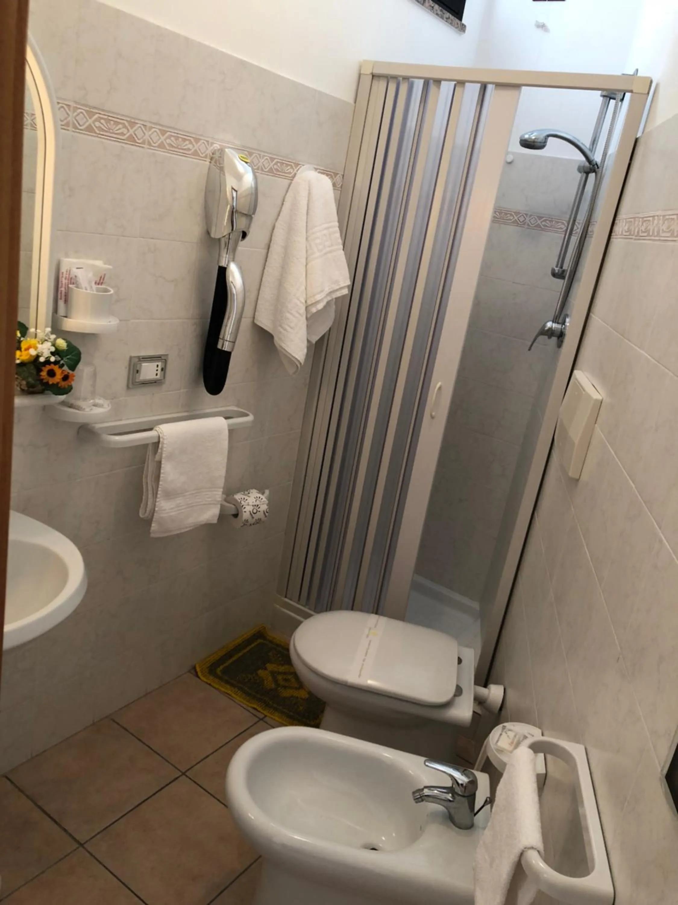 Shower in Hotel L'Ancora