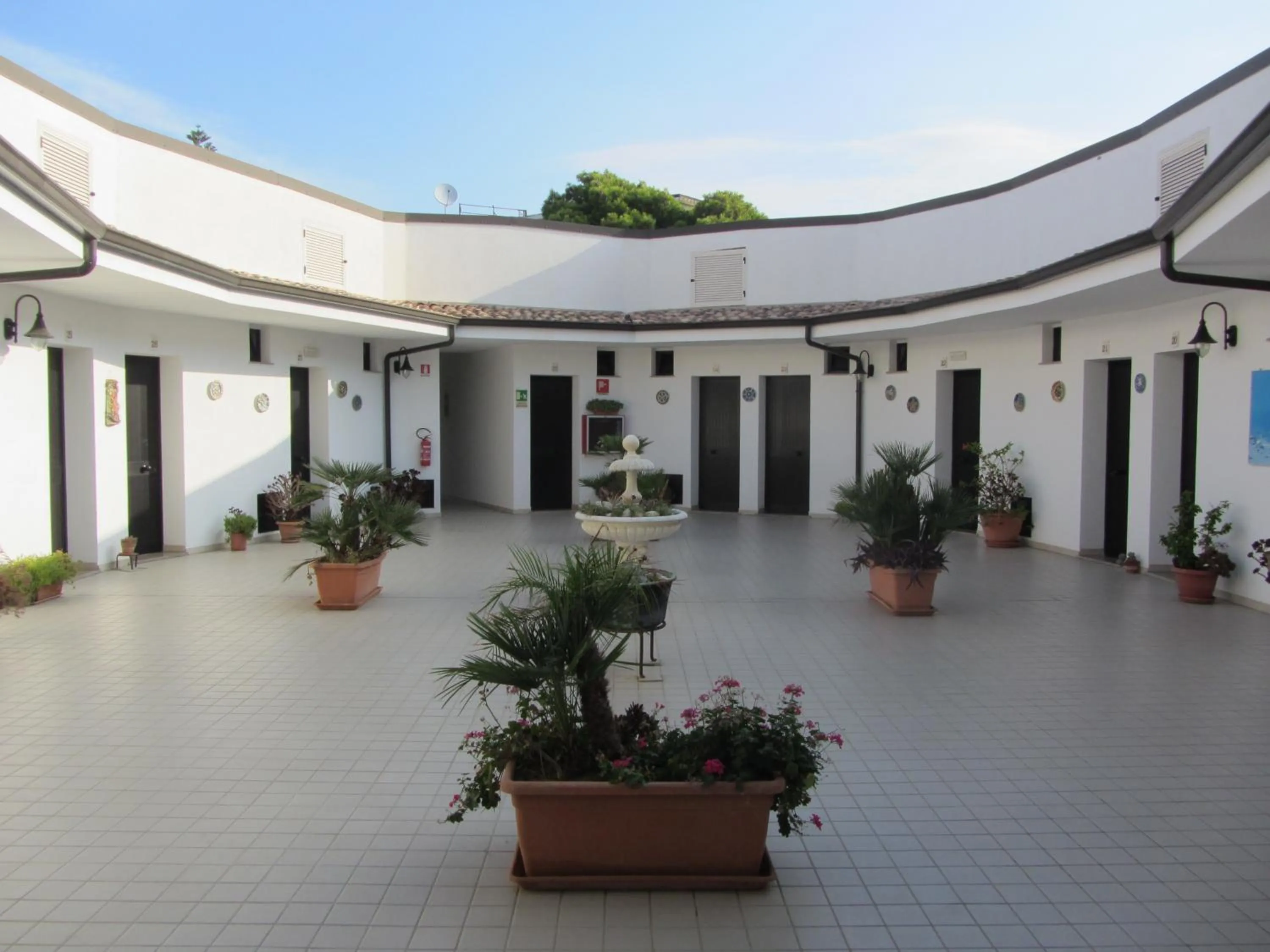 Garden view in Hotel L'Ancora