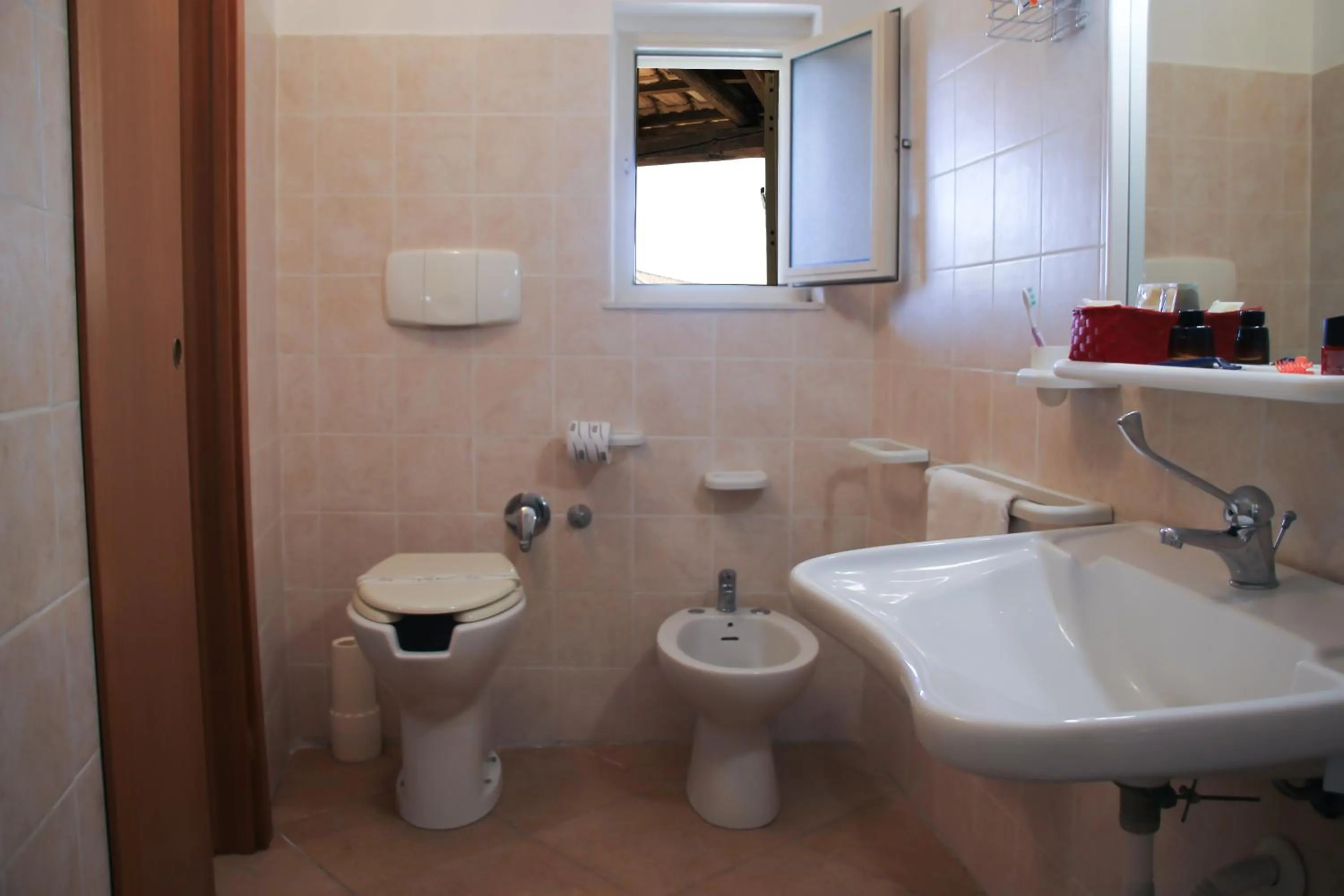 Bathroom in Hotel L'Ancora