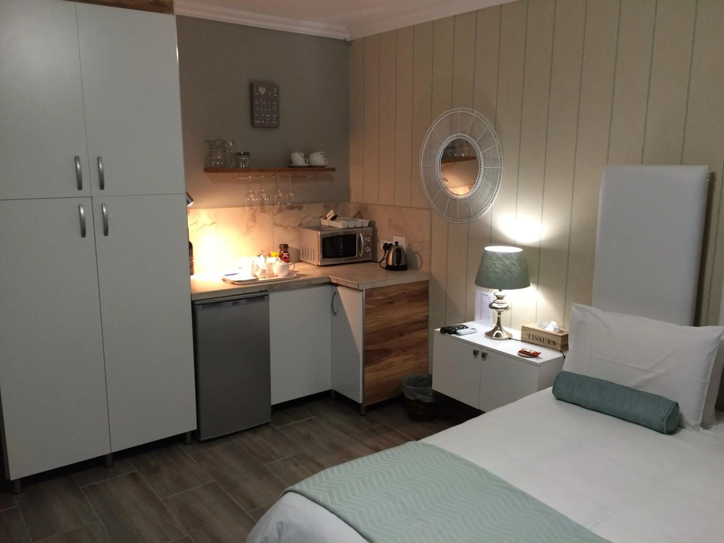 Photo of the whole room, Bed in Bay View Guest House