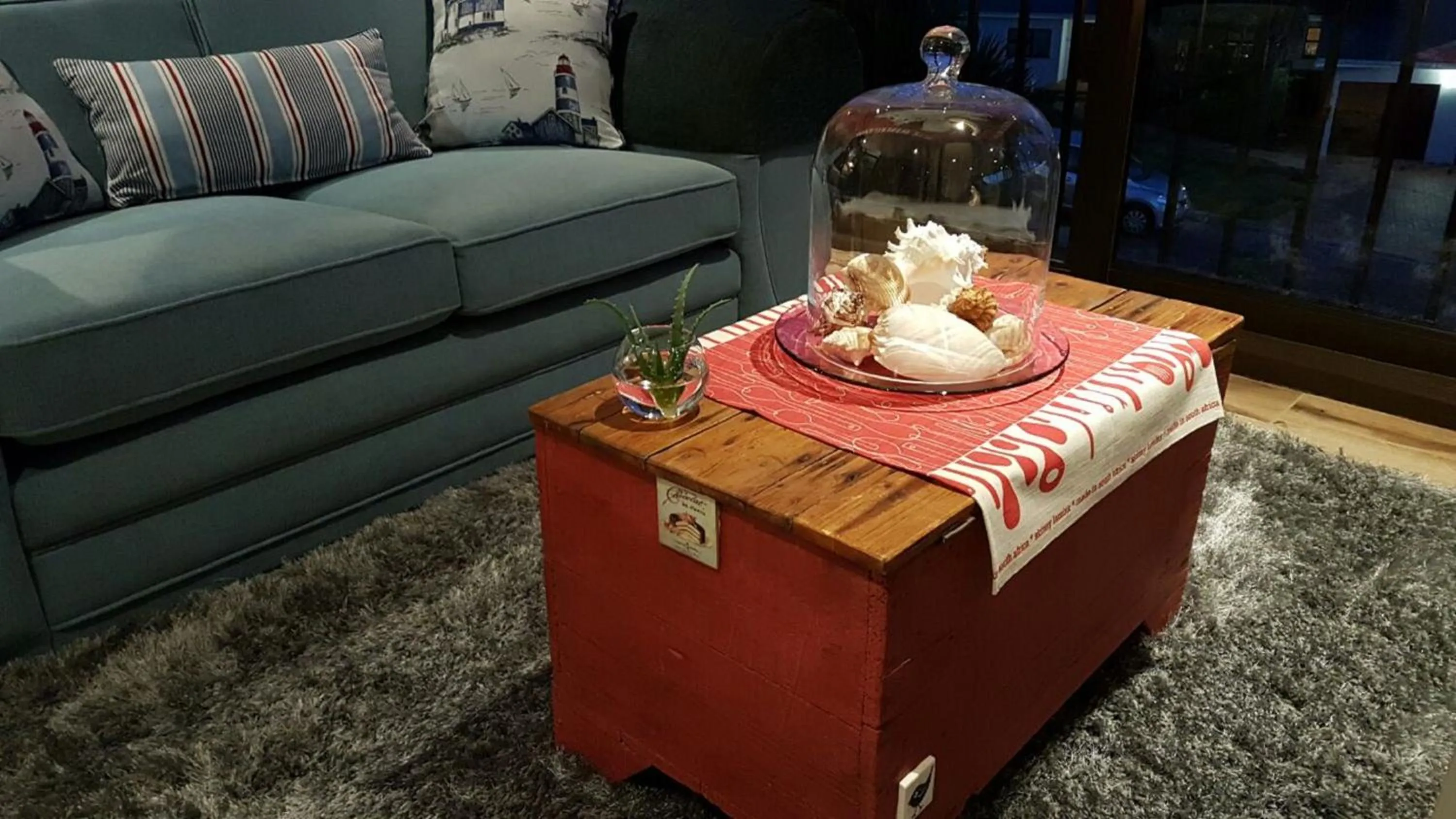 Communal lounge/ TV room in Bay View Guest House