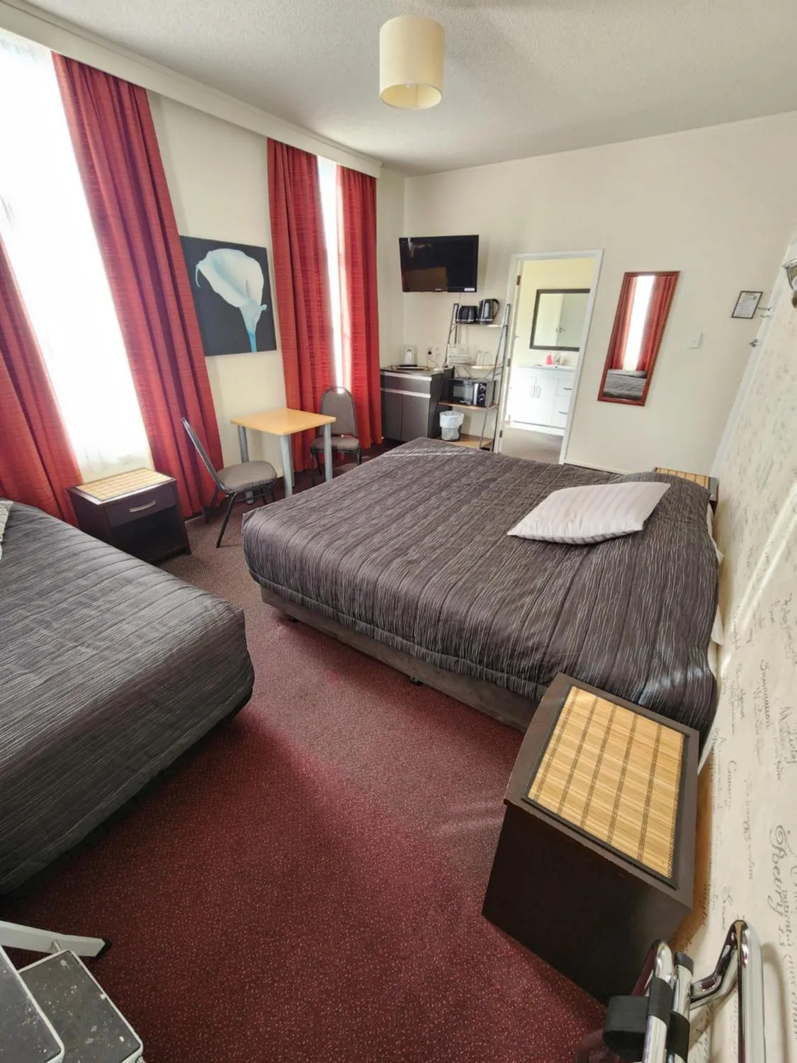 Bed in Masonic Hotel