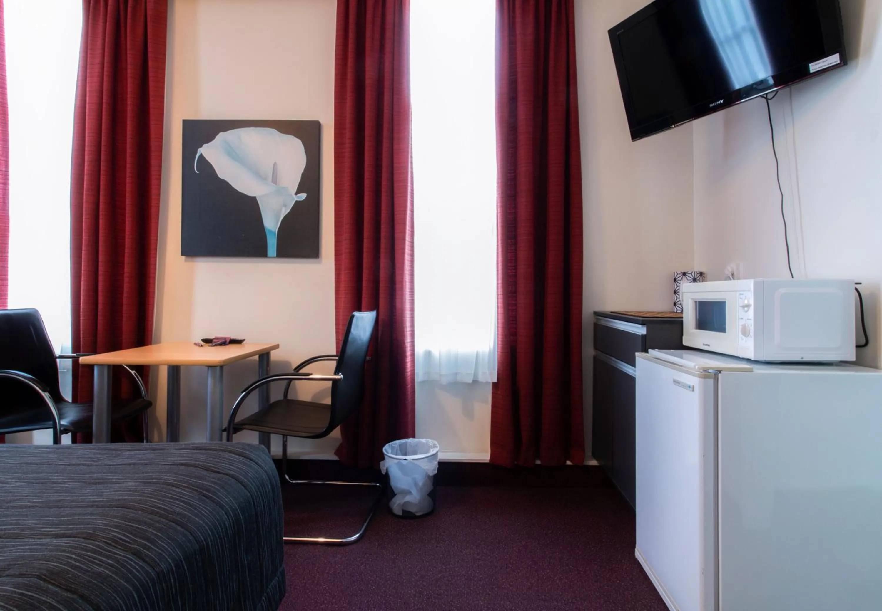 Bed in Masonic Hotel