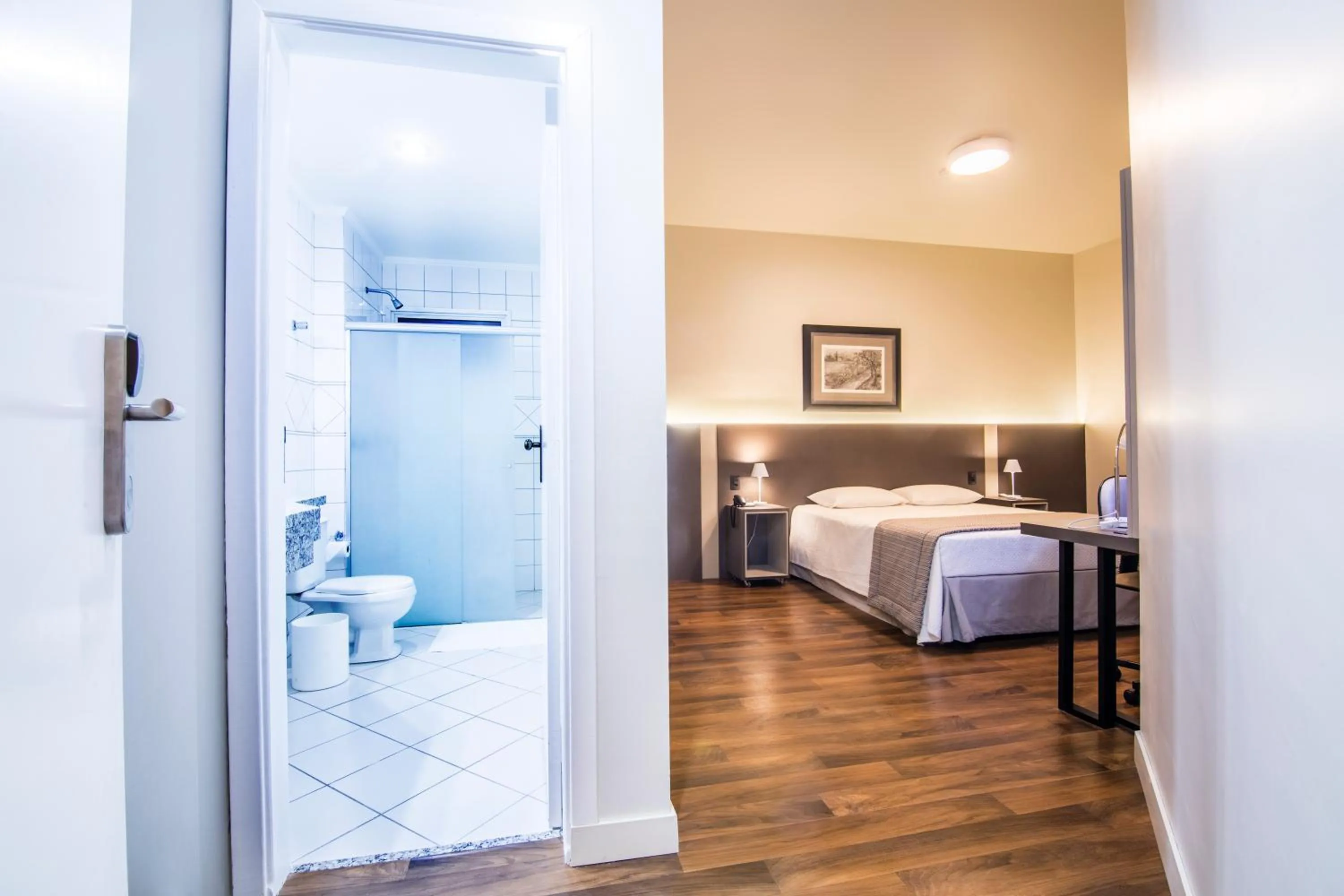 Bathroom, Bed in JR Hotel Marilia