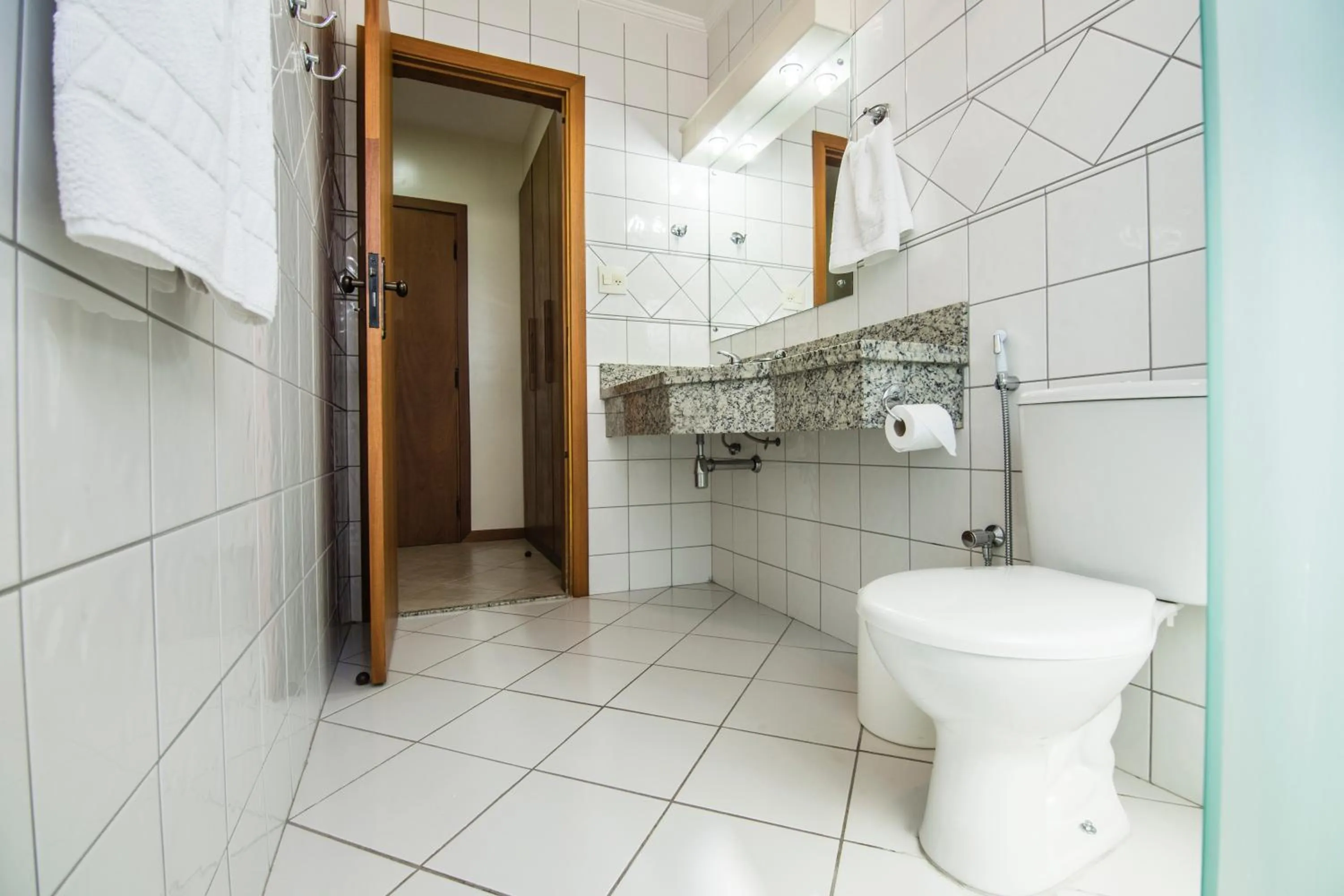 Bathroom in JR Hotel Marilia