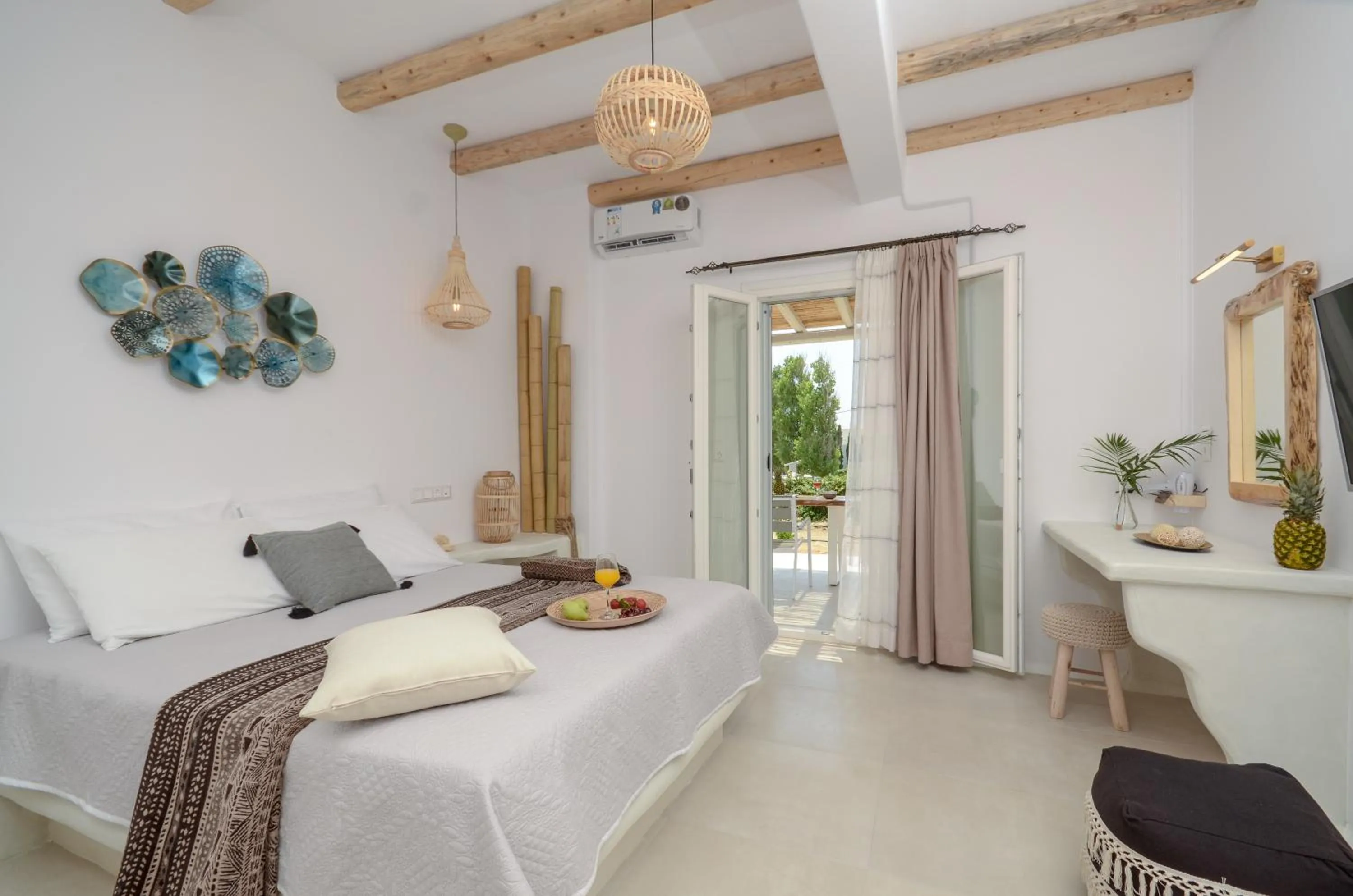 Photo of the whole room, Bed in Naxos Nature Suites