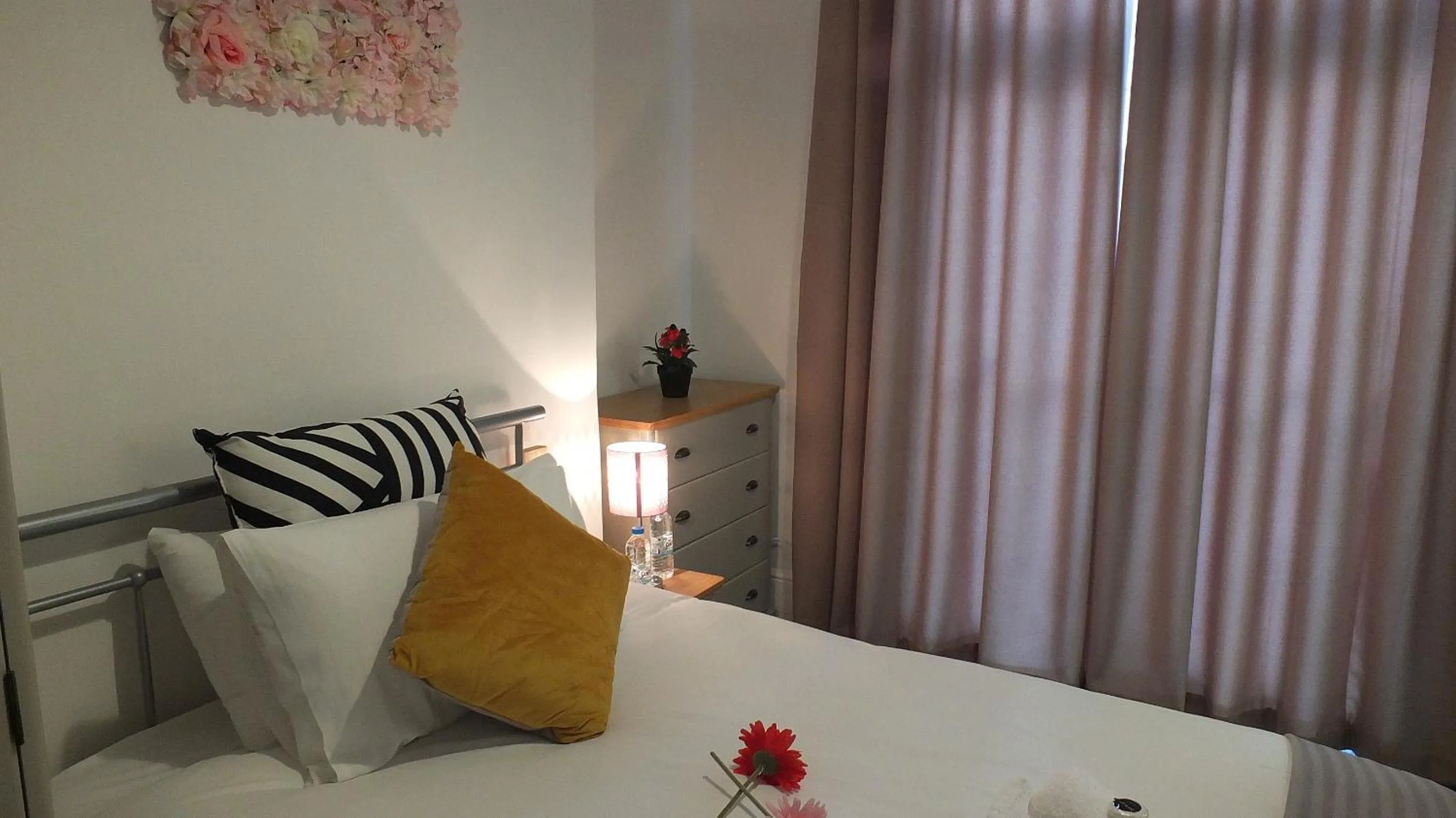 Bed in The Mill Suites - Tas Accommodations